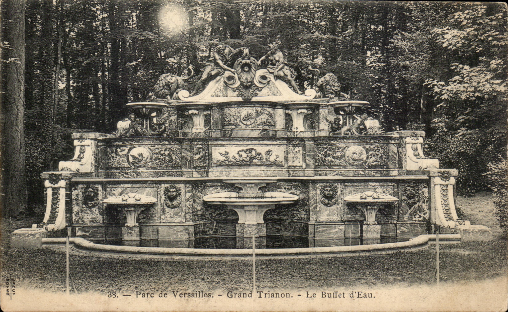 CPA Parc de Versailles Grand Trianon Le Buffet D'Eau