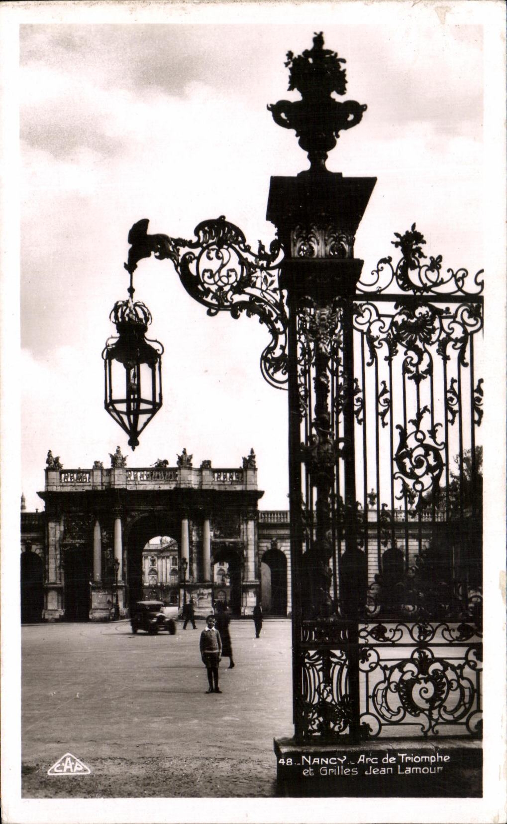 CPA Nancy Arc de TRiomphe et grilles Jean Lamour