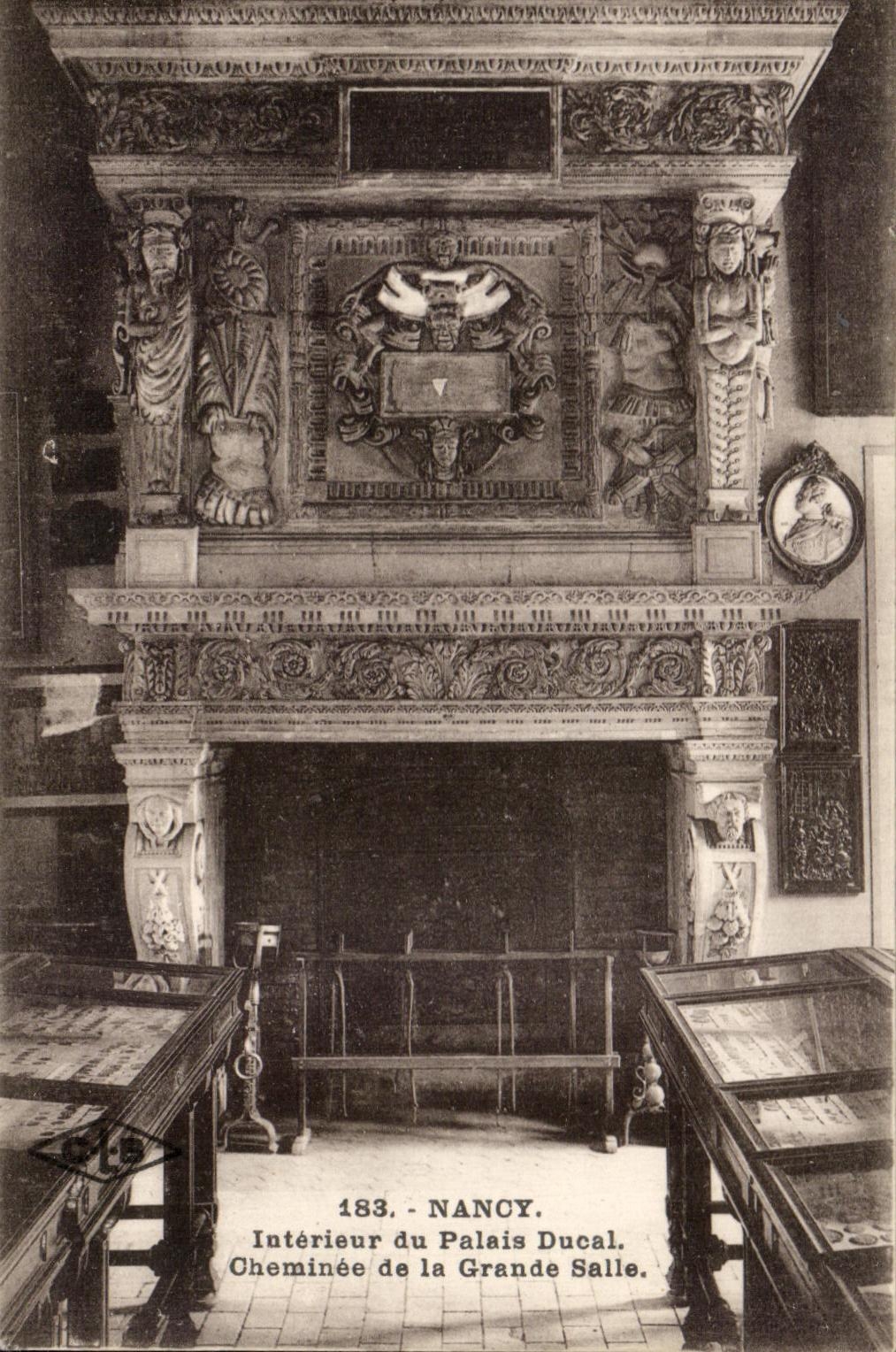 CPA Nancy Interieur du Palais Ducal Cheminee de la Grande Salle