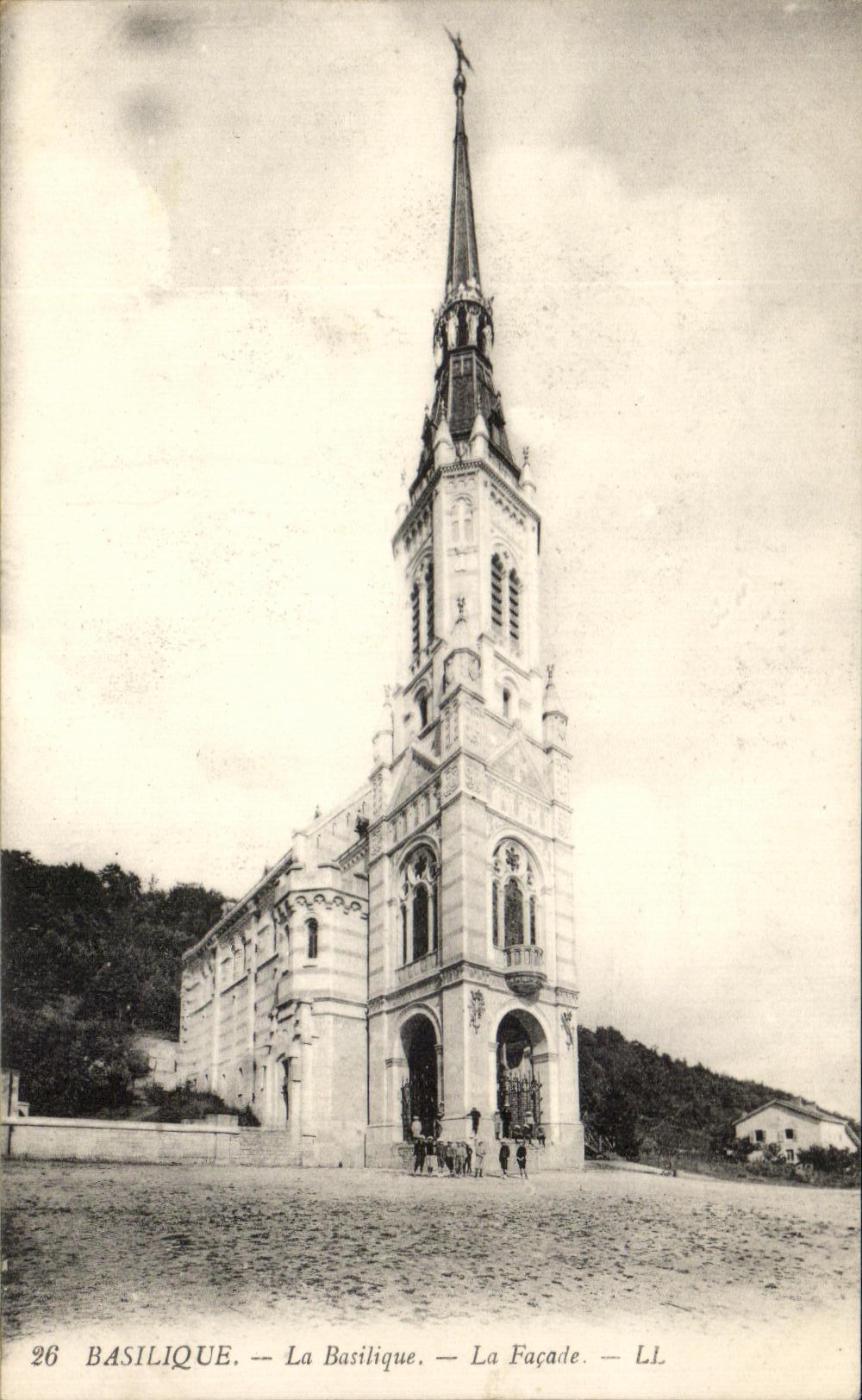 CPA Basilique La Basilique La Facade