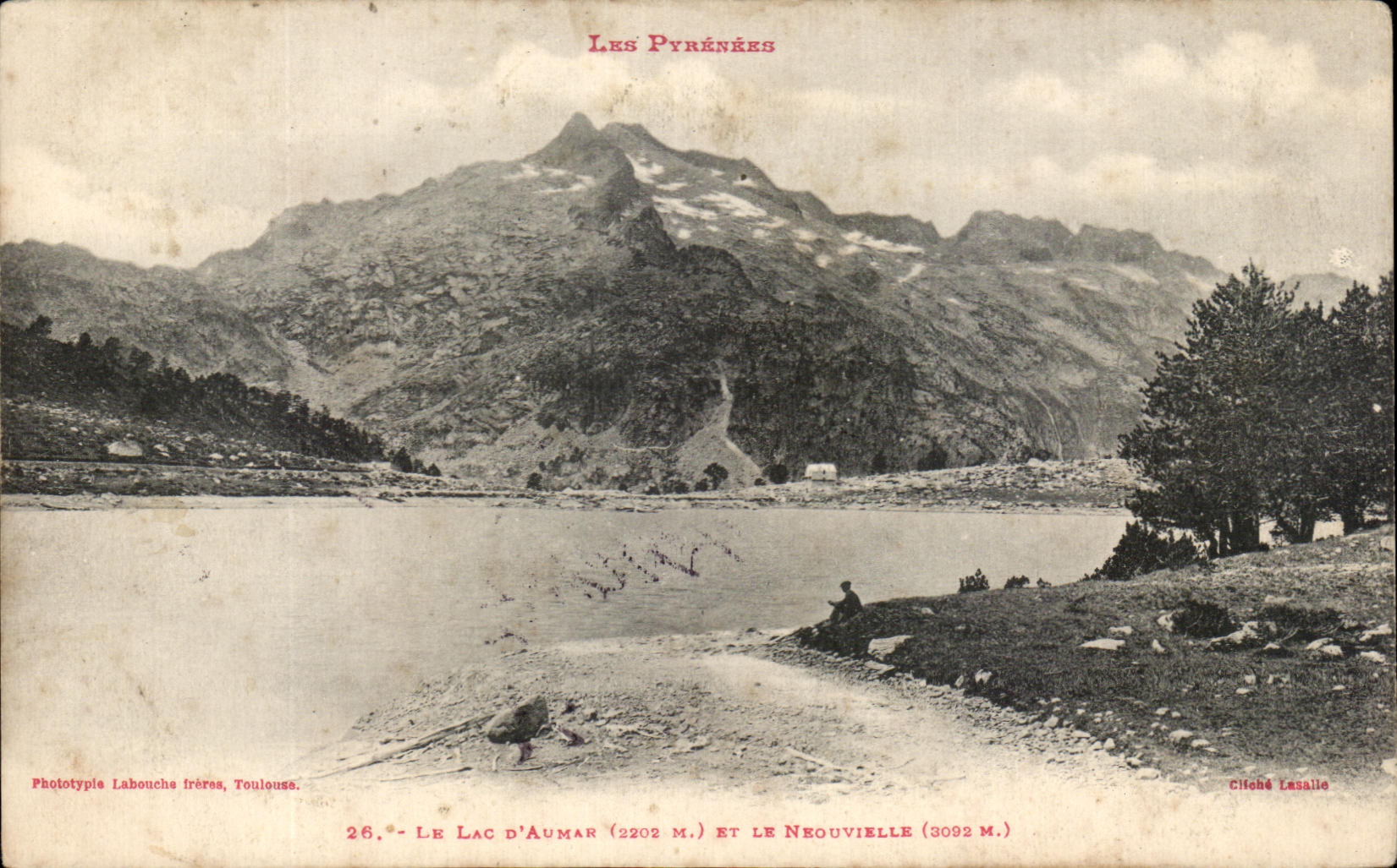 CPA Les Pyrenees Le Lac d'Aumar Et Le Neouvieille