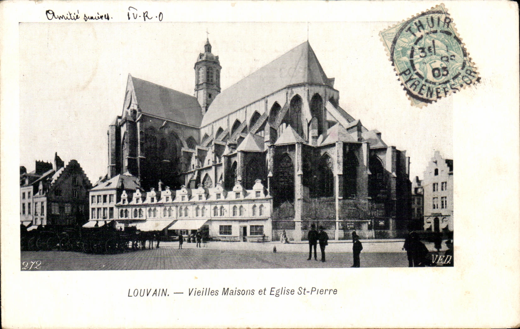CPA Leuwen Old women Houses And Church St Pierre