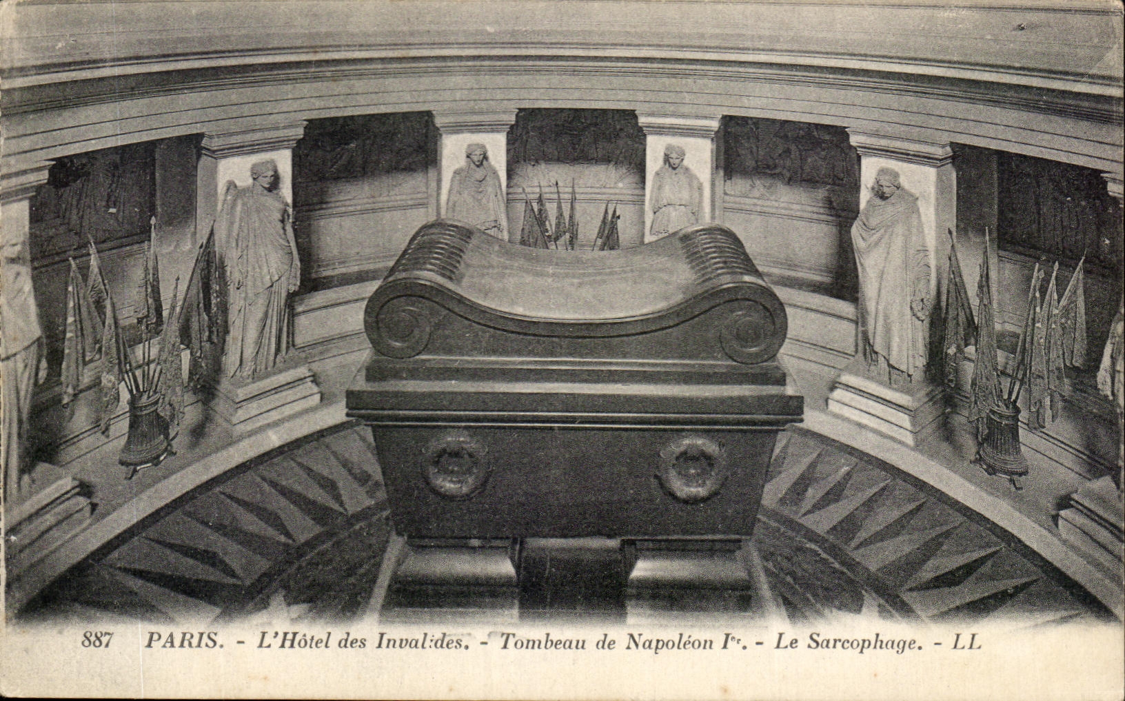 CPA Paris L'Hotel des Invalides Tombeau de Napoleon 1er Le Sarcophage