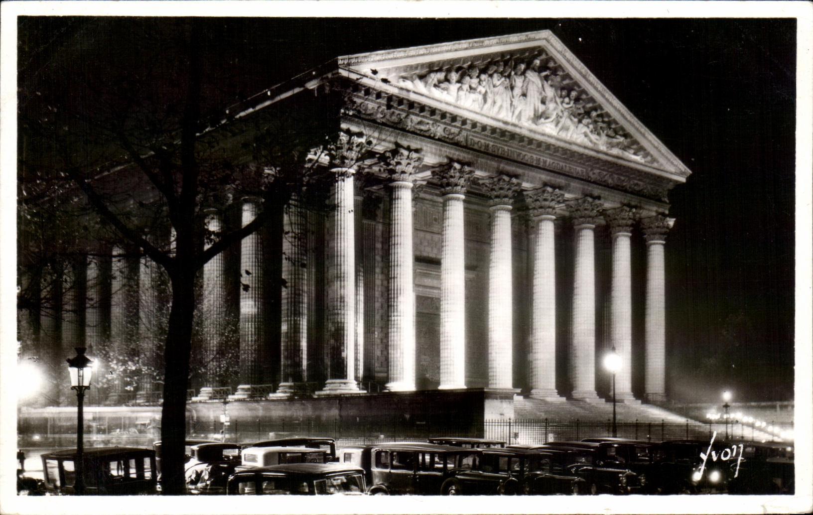 CPA Paris While Strolling the Church of the Madeleine Illuminee