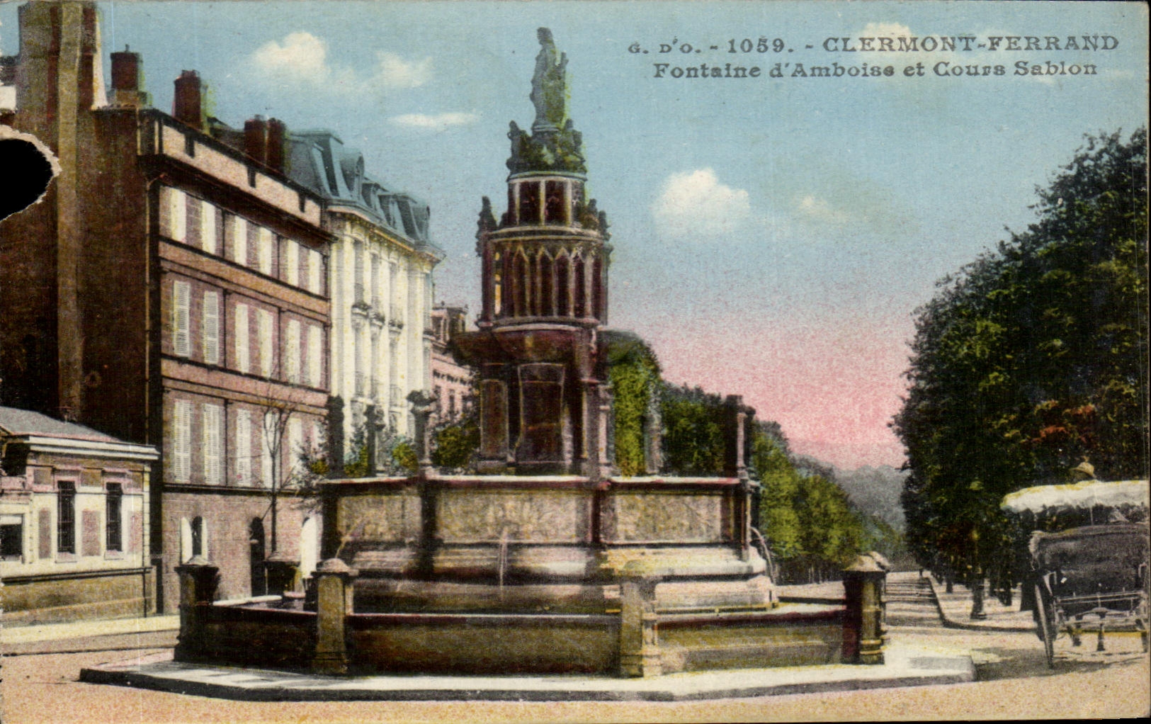 CPA Clermont Shoeing Fountain of Amboise and course Fine sand