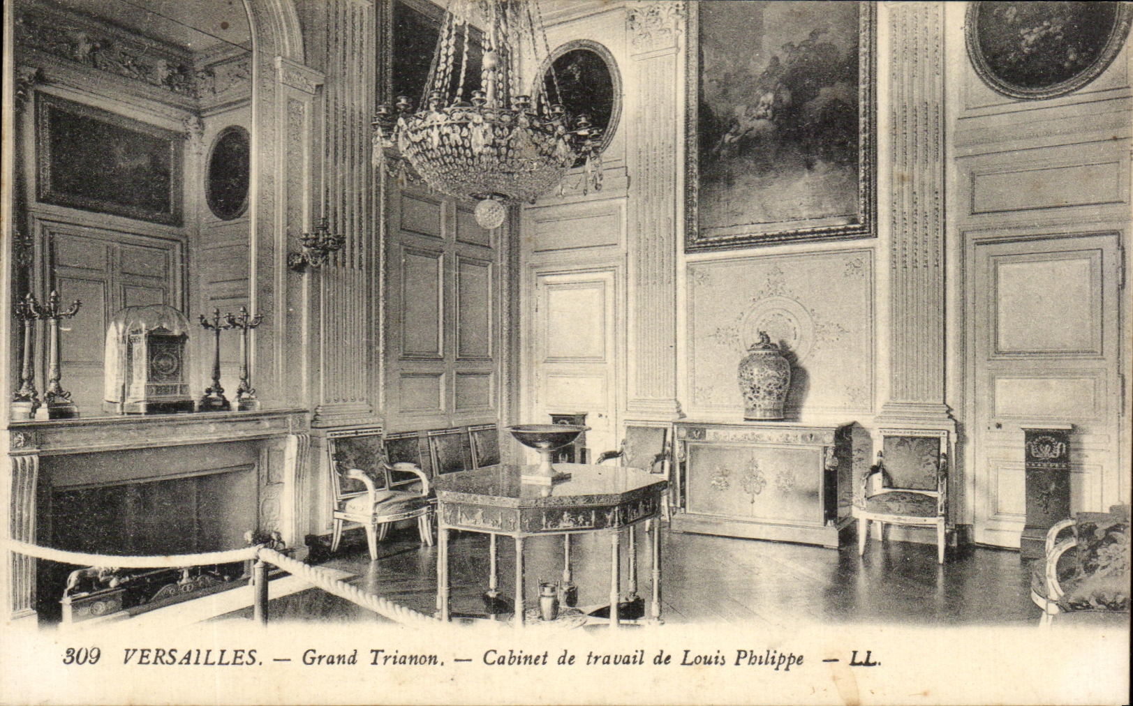 CPA Versailles Grand Trianon Cabinet De Travail De Louis Philippe