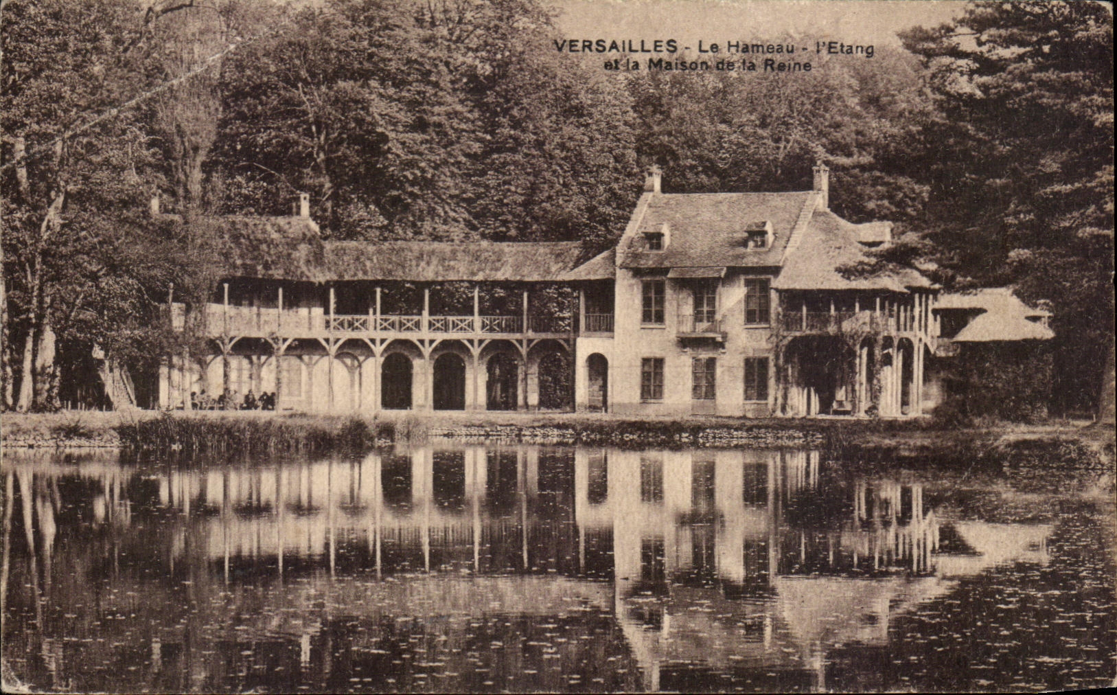 CPA Versailles Le Hameau l'Etang Et La Maison De La Reine