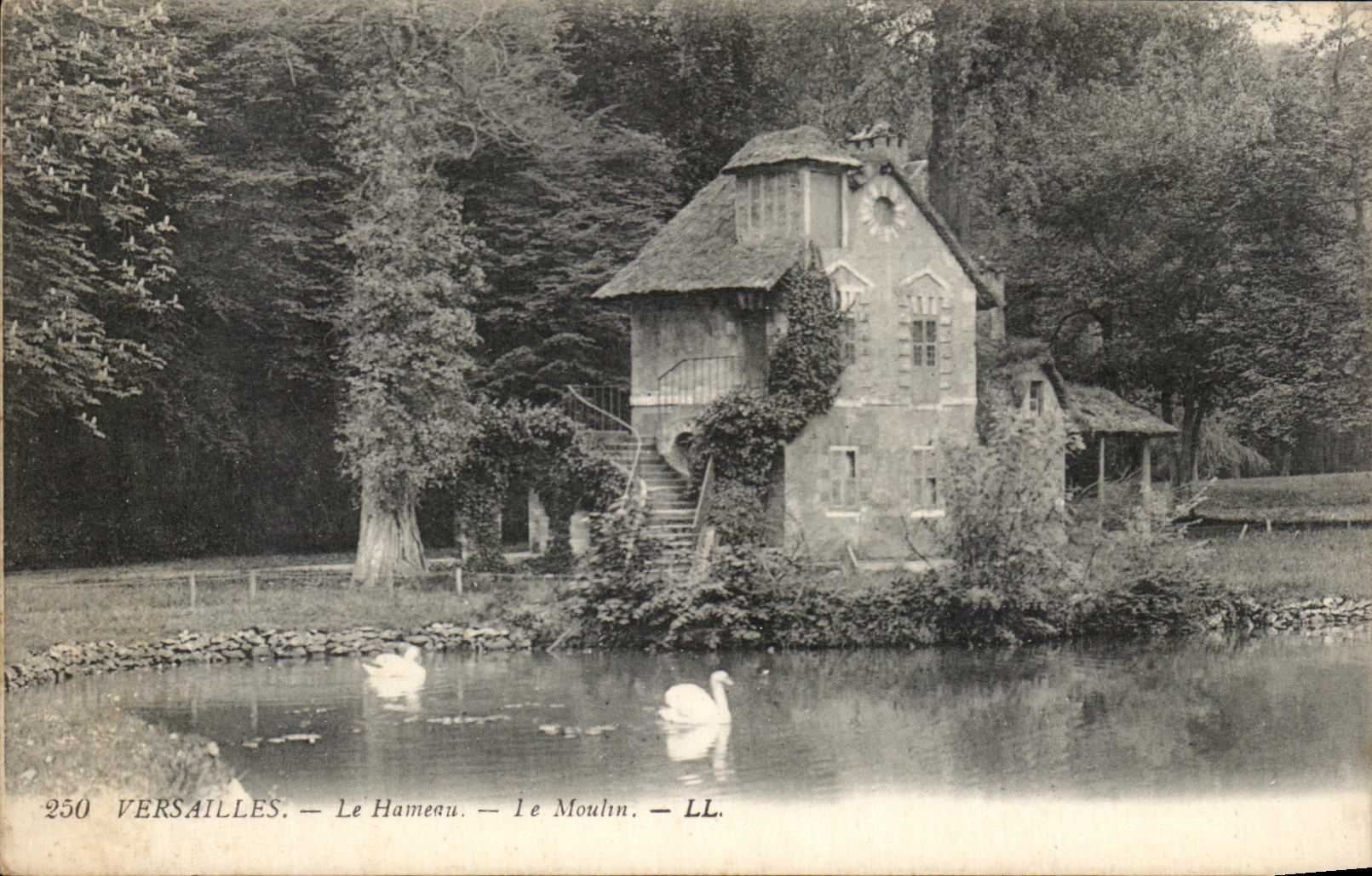 CPA Versailles Le Hameau Le Moulin Cygnes