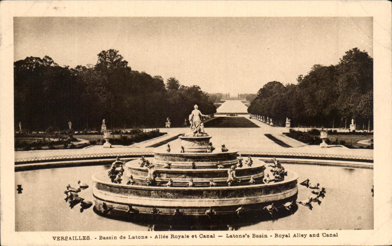 CPA Versailles Bassin De Latone Allee Royale Et Canal