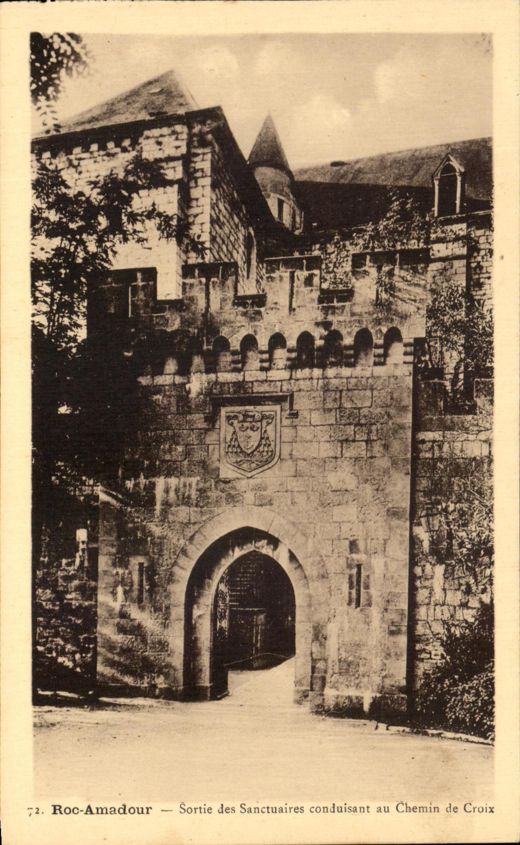 CPA Roc Amadour Sortie des Sanctuaires Conduisant au Chemin de Croix