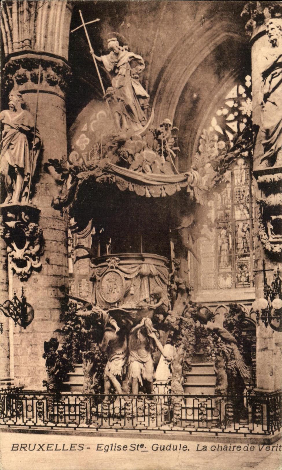 CPA Bruselas Eglidse co Gudulia el pulpito de Verit