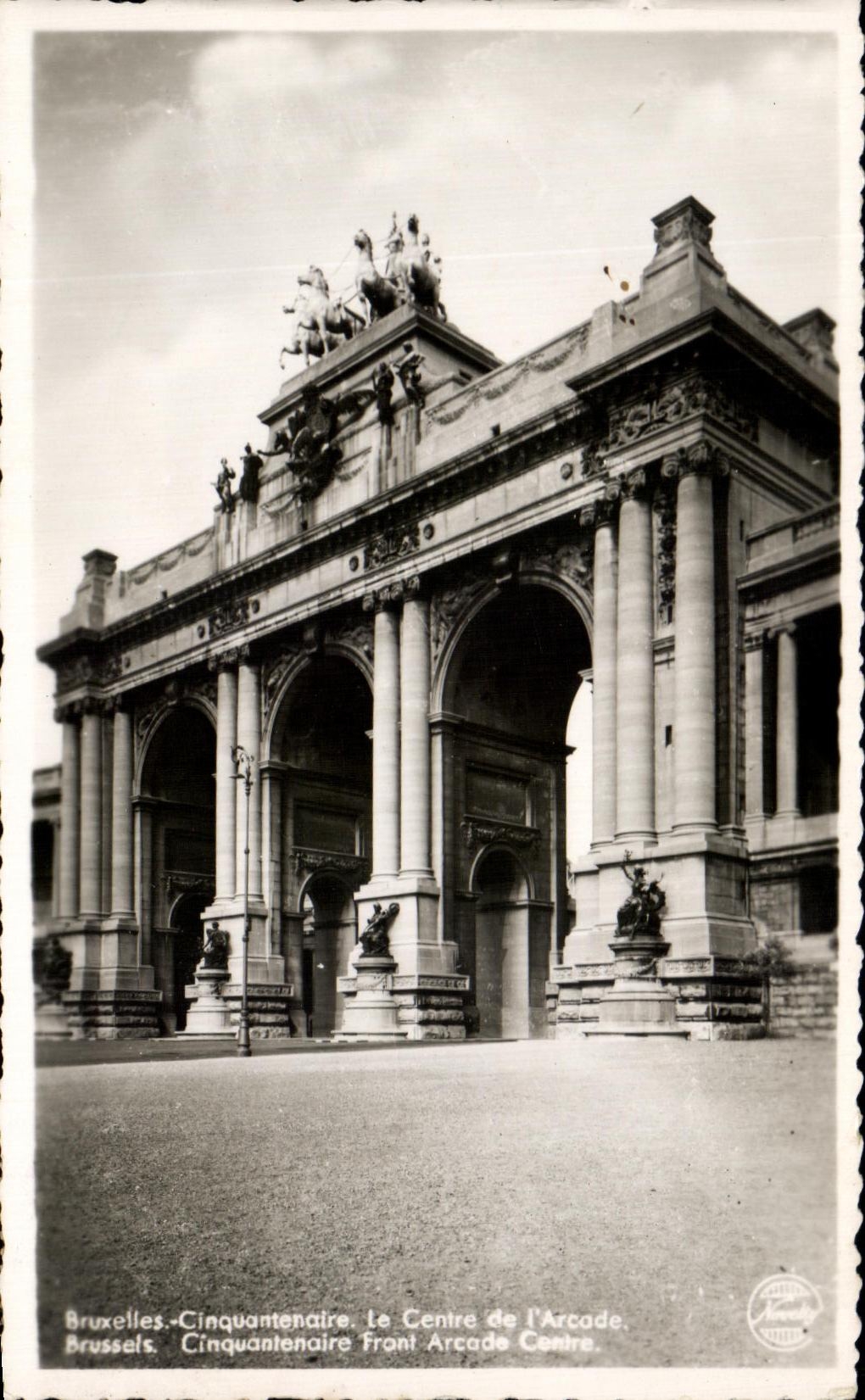 Quincuagesimo aniversario de CPA Bruselas el centro de la arcada