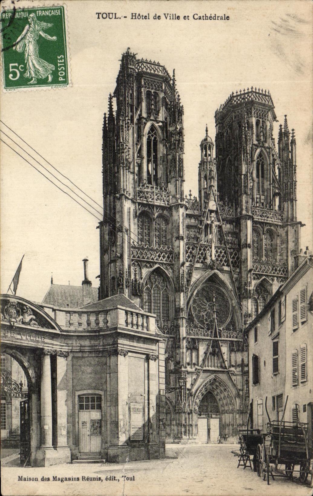 CPA Toul Hotel de Ville et Cathedrale M