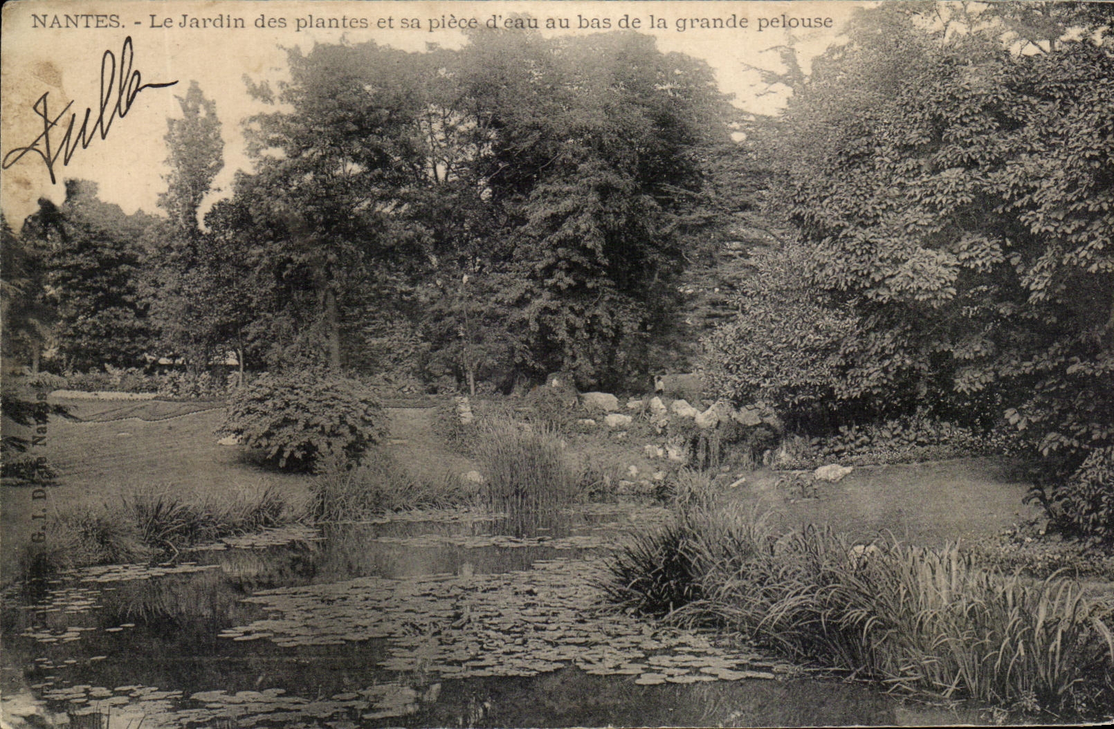 CPA Nantes its water part and Botanical garden to the bottom of the large lawn