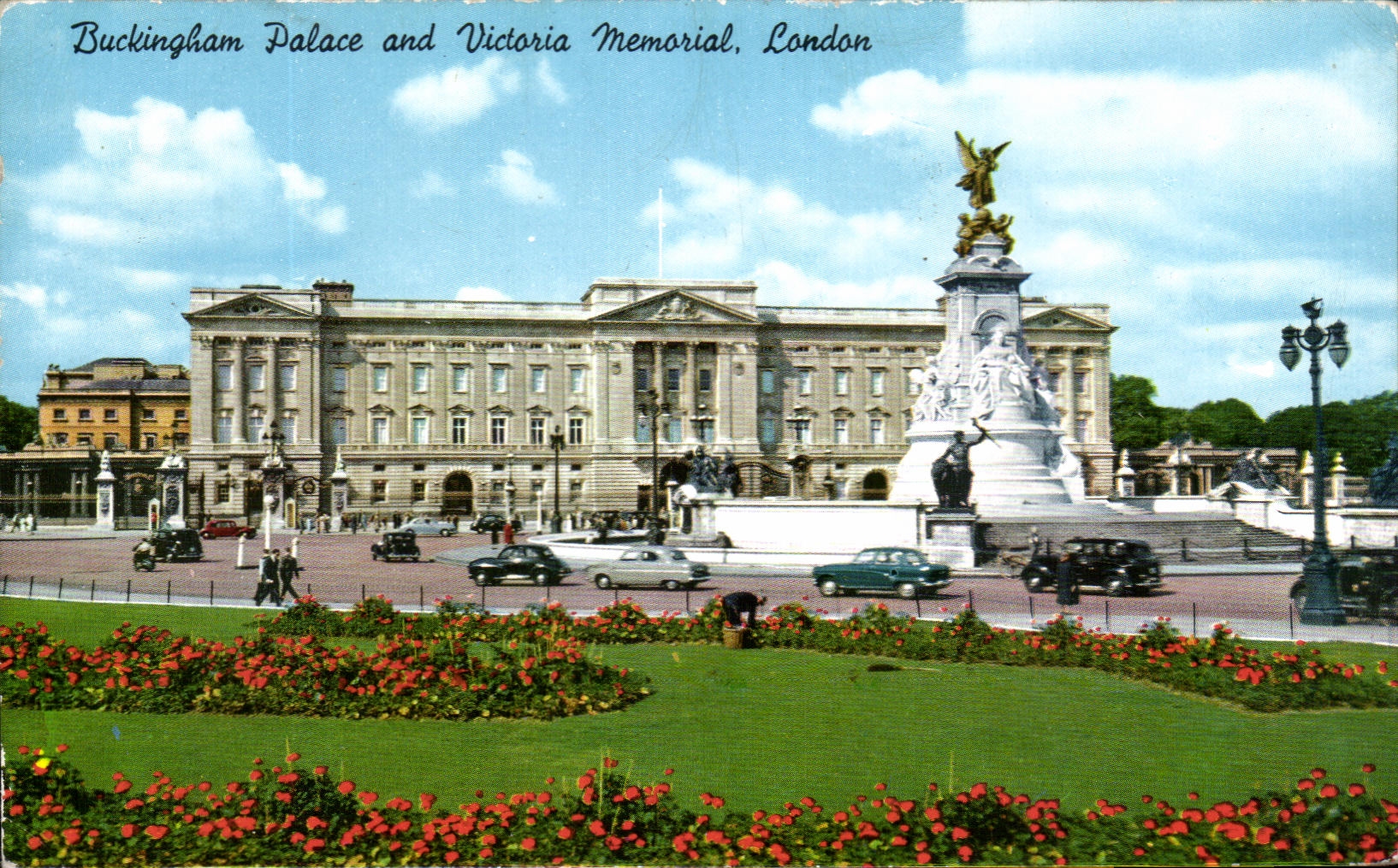 CPA Buckinghon Palace and Vidorie Memorial London
