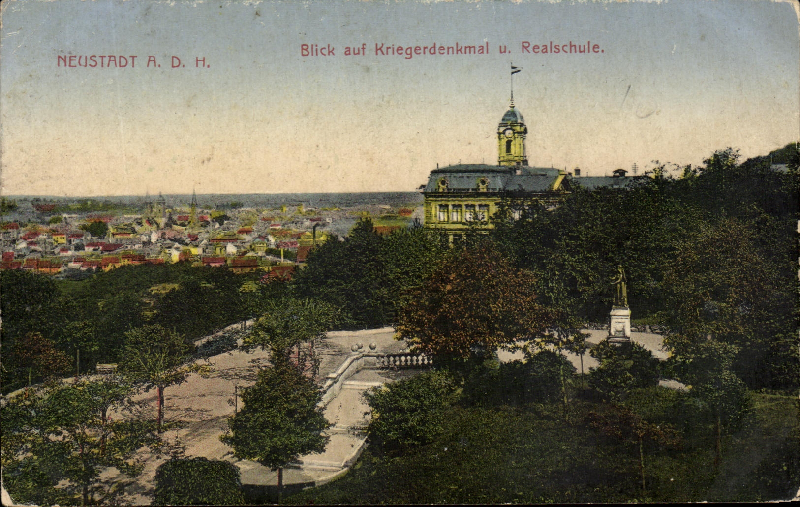 CPA Neustadt A D H Blick auf Kriegerdenkmal u Realschule