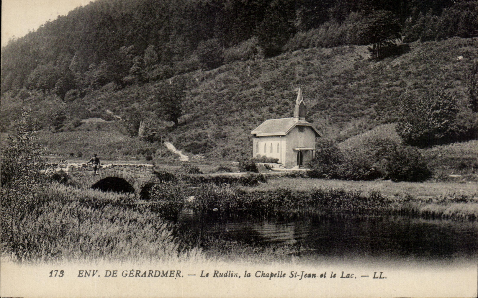 CPA De Gerardmer Le Rudlin la Chapelle St Jean et le Lac