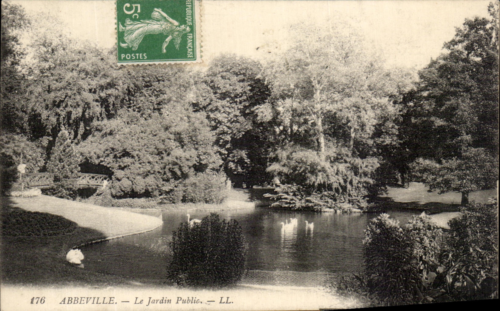 CPA Abbeville the Public garden