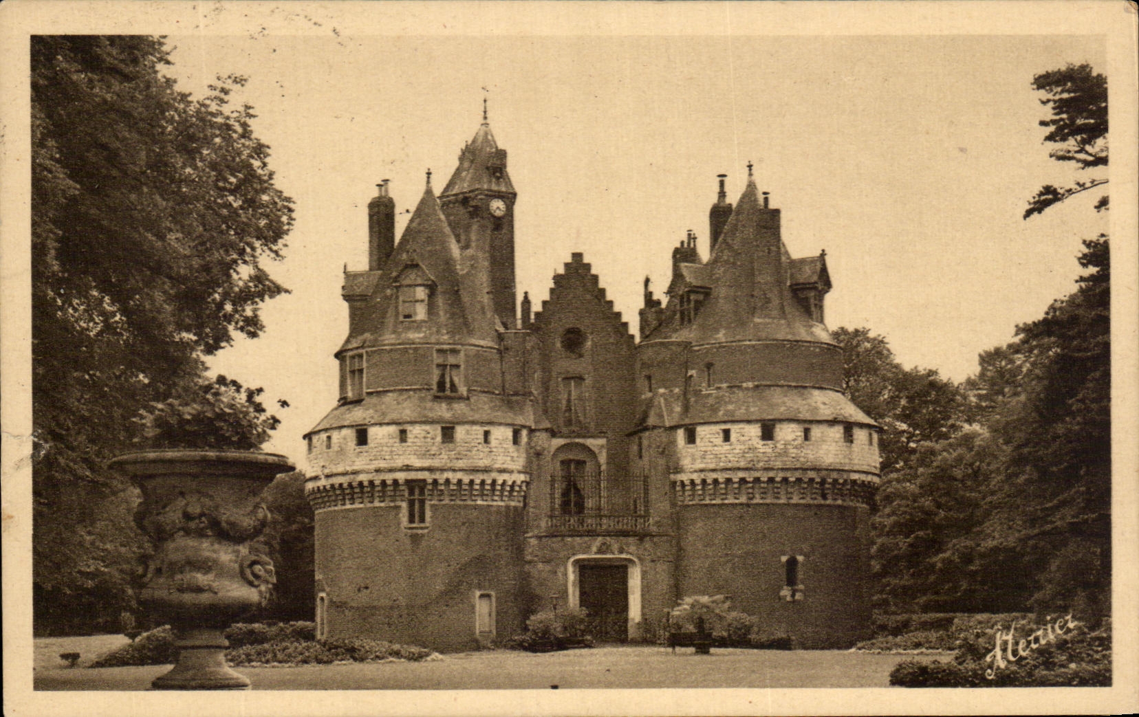 CPA Treport Have Seas and Surroundings the castle of Rambures seen of the road has 6km of Blangy