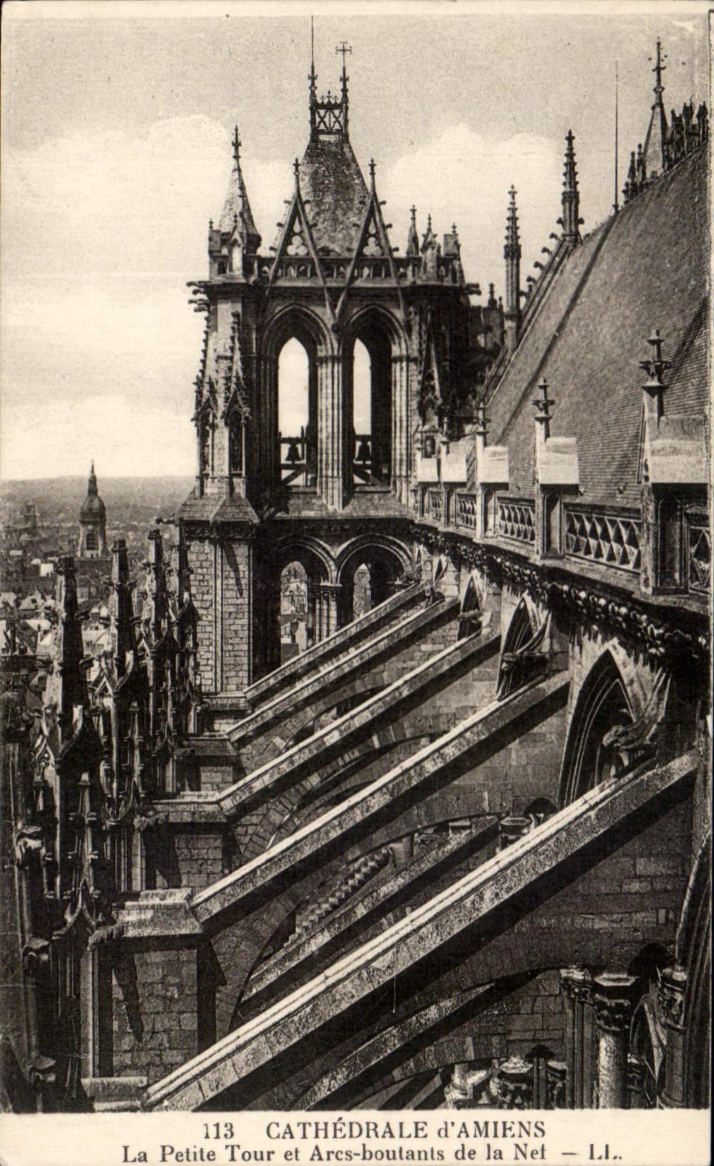 CPA Cathedral Of Amiens the Small Tower and Paring Arcs of the Nave