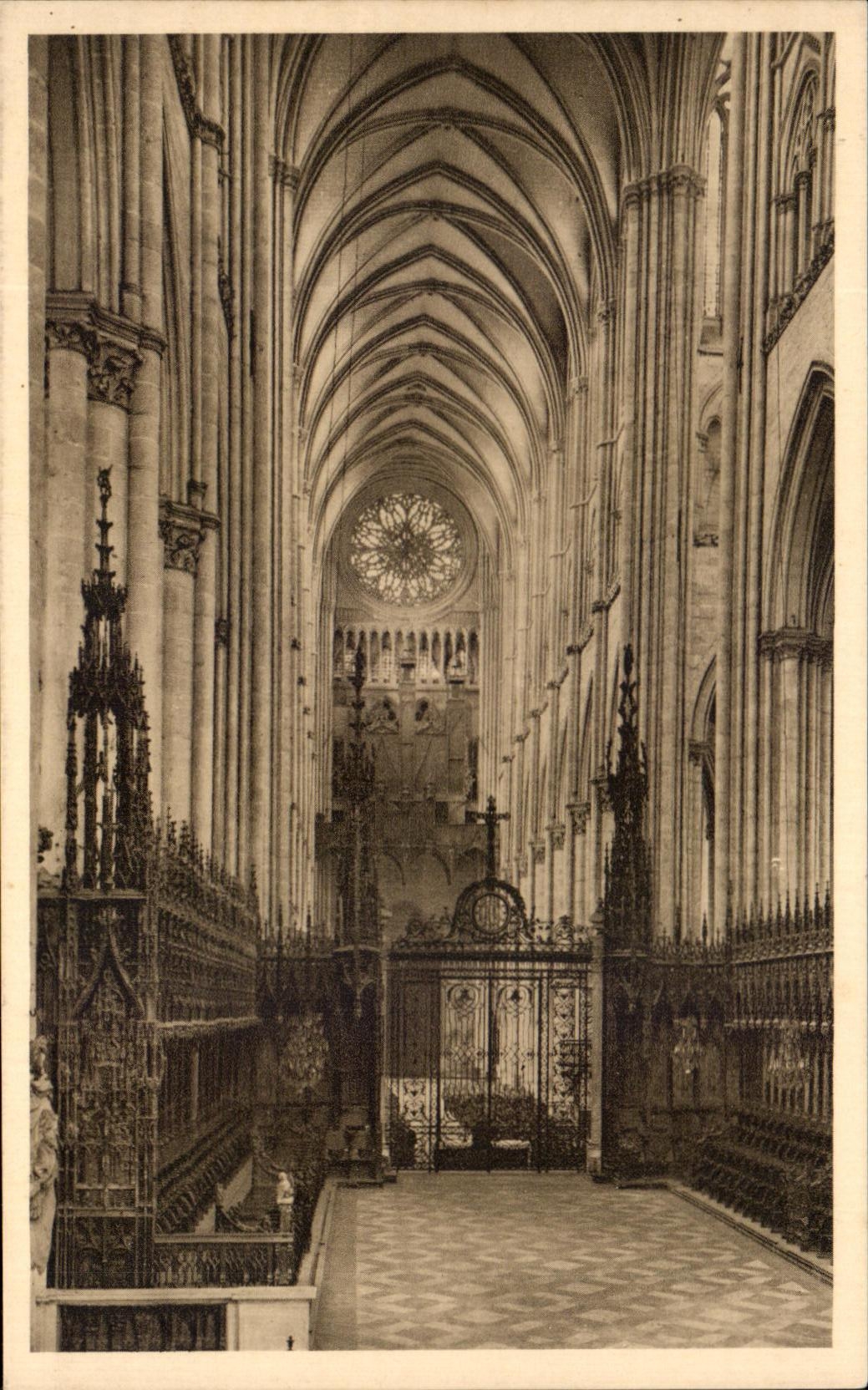 CPA Cathedral of Amiens Stalls and the Nave