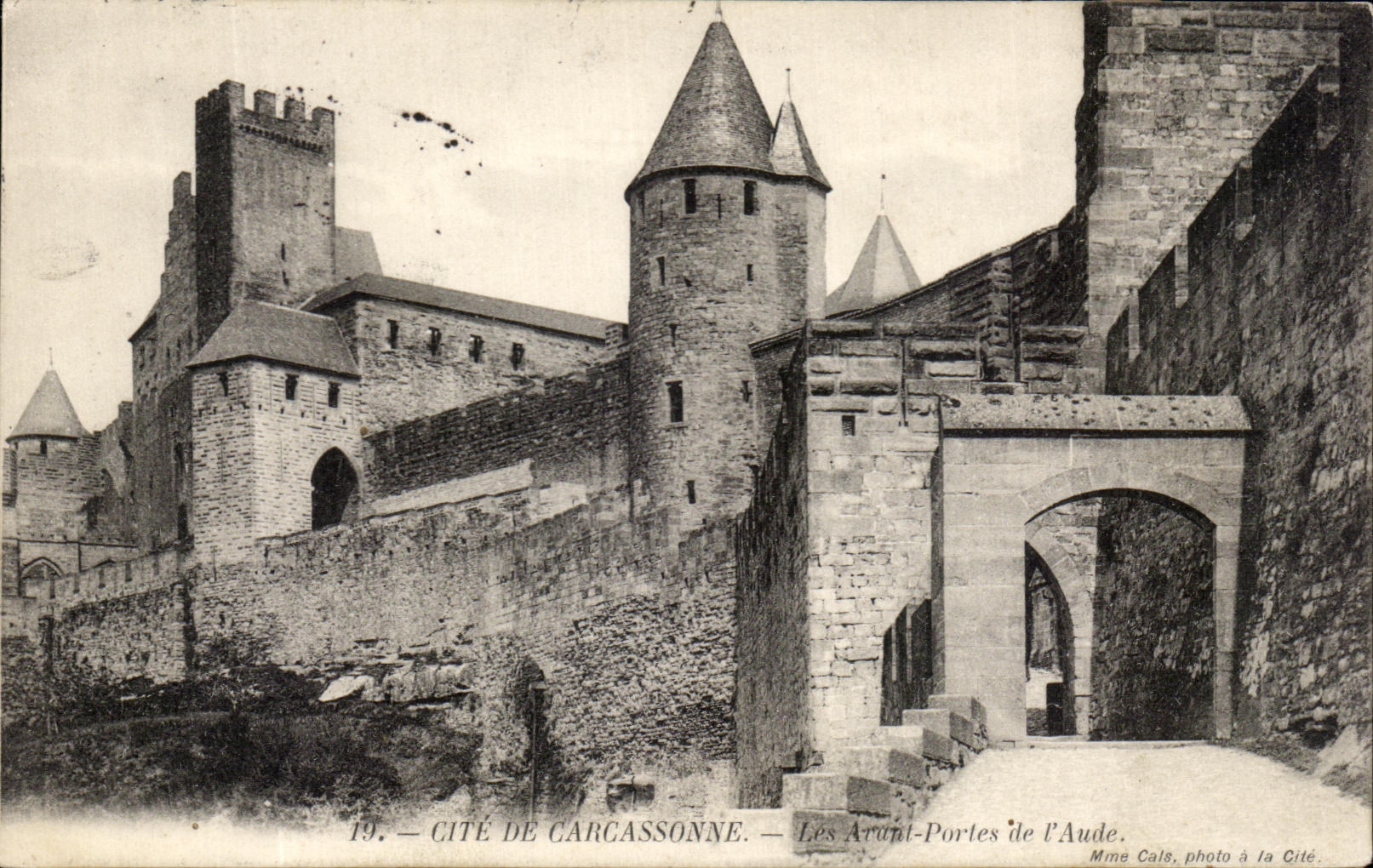CPA ISCED Of Carcassonne Before Gates of the Aude