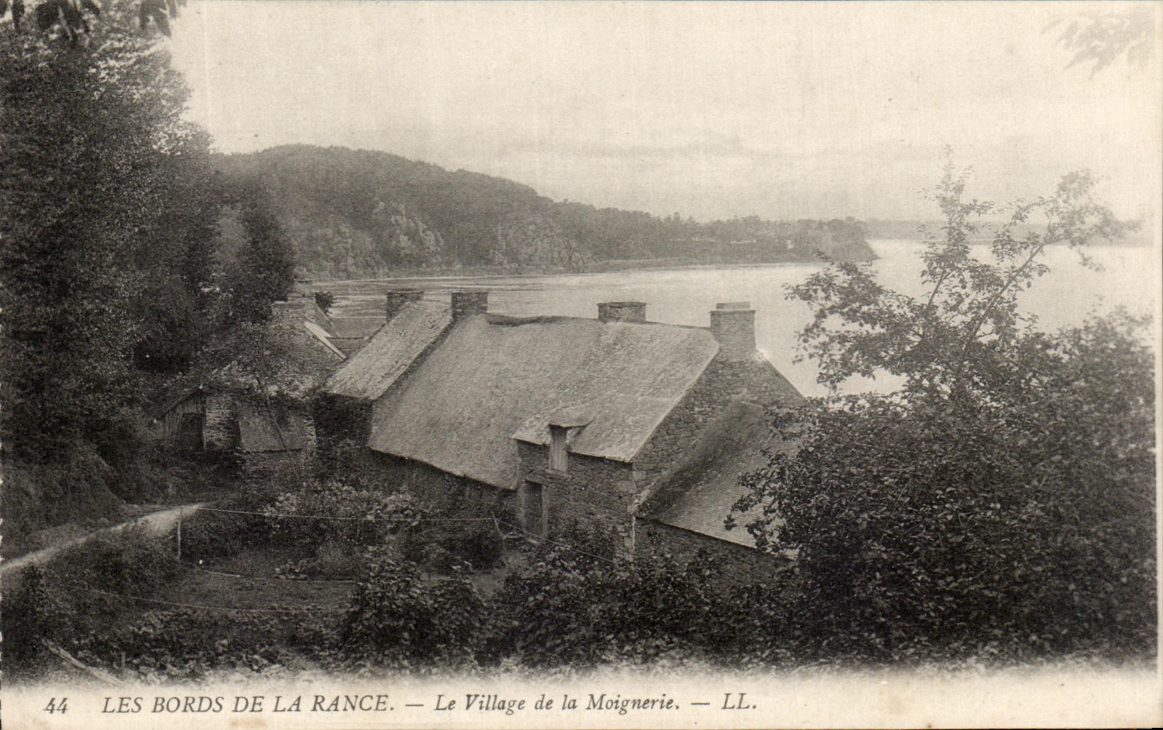CPA Edges Of la aldea de Moignerie