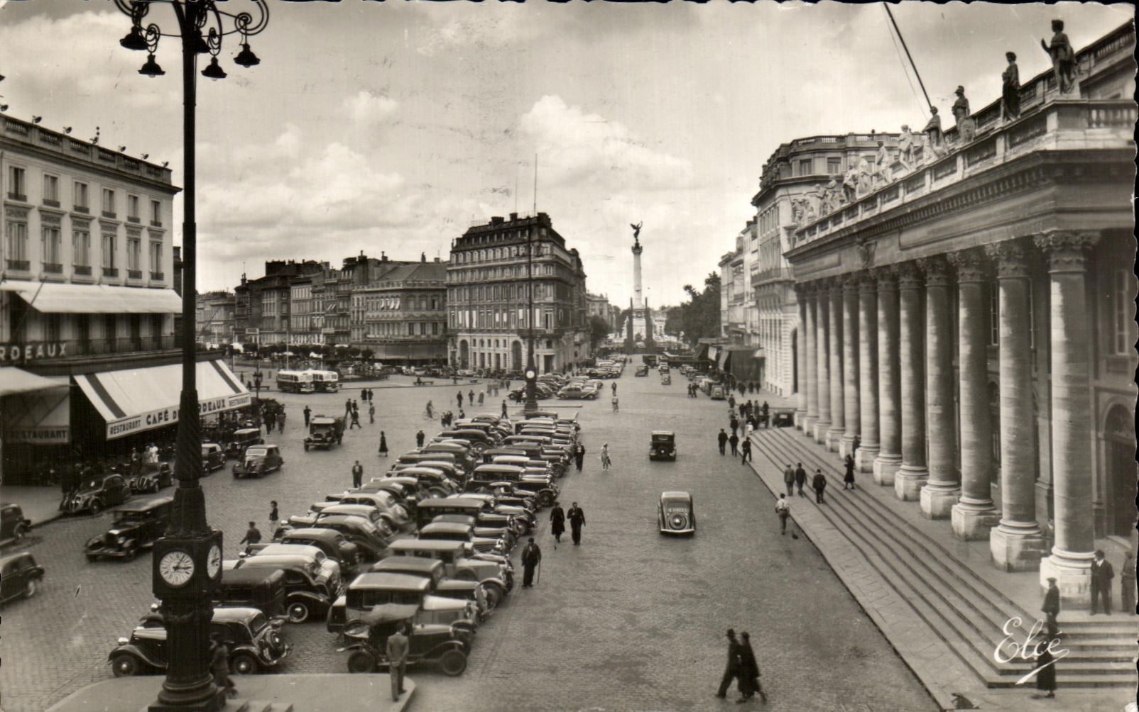 CPA Bordeaux Le Grand Theatre Et Place De La Comedie