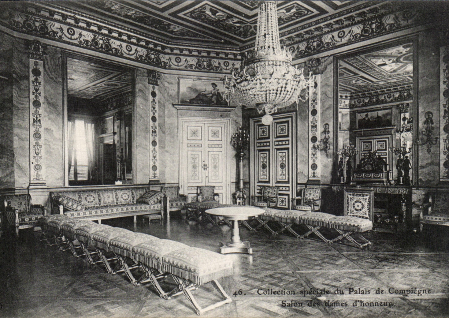 CPA Palate of Compiegne Living room of the lady-in-waitings