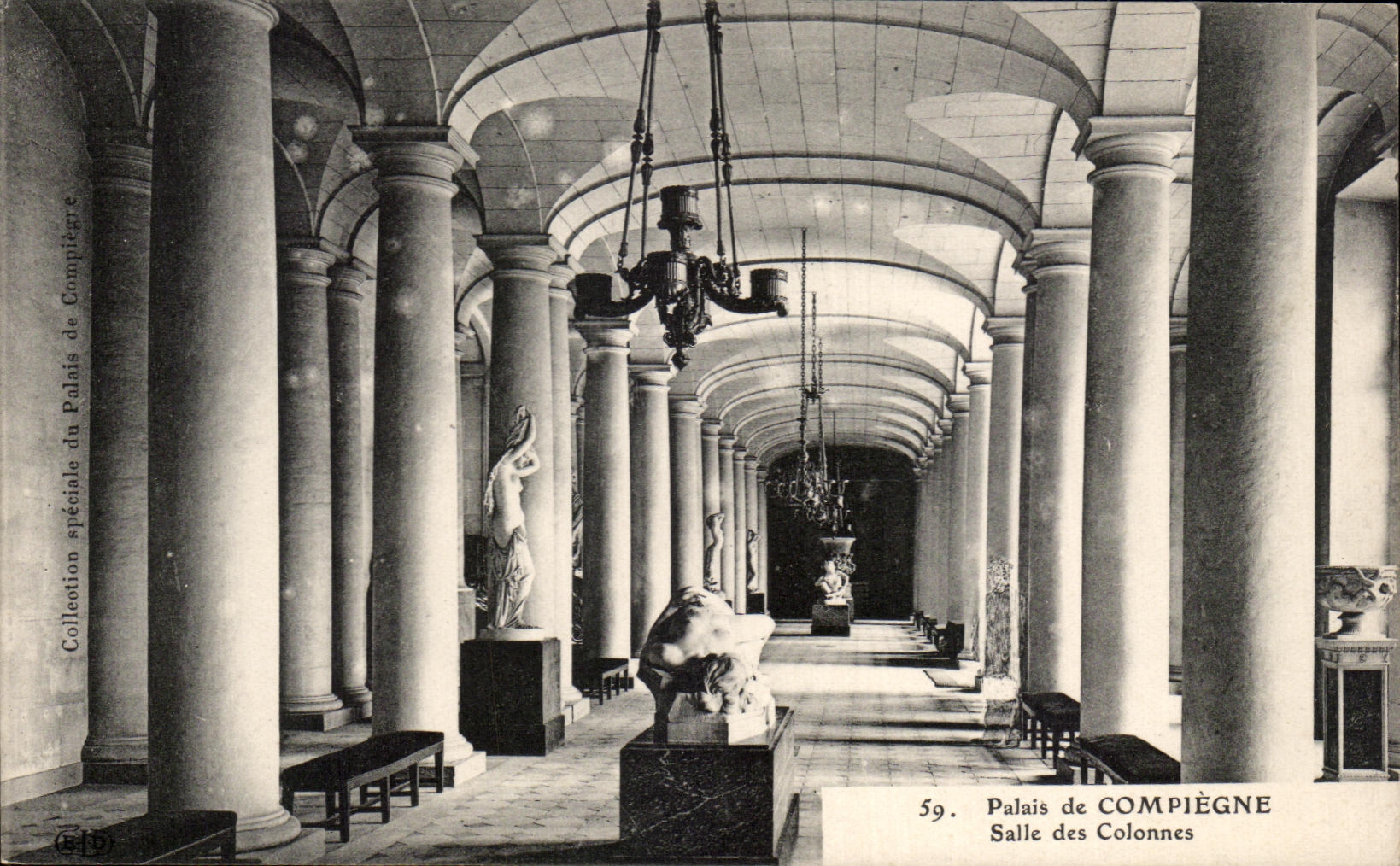 CPA Palate of Compiegne Room of the Columns