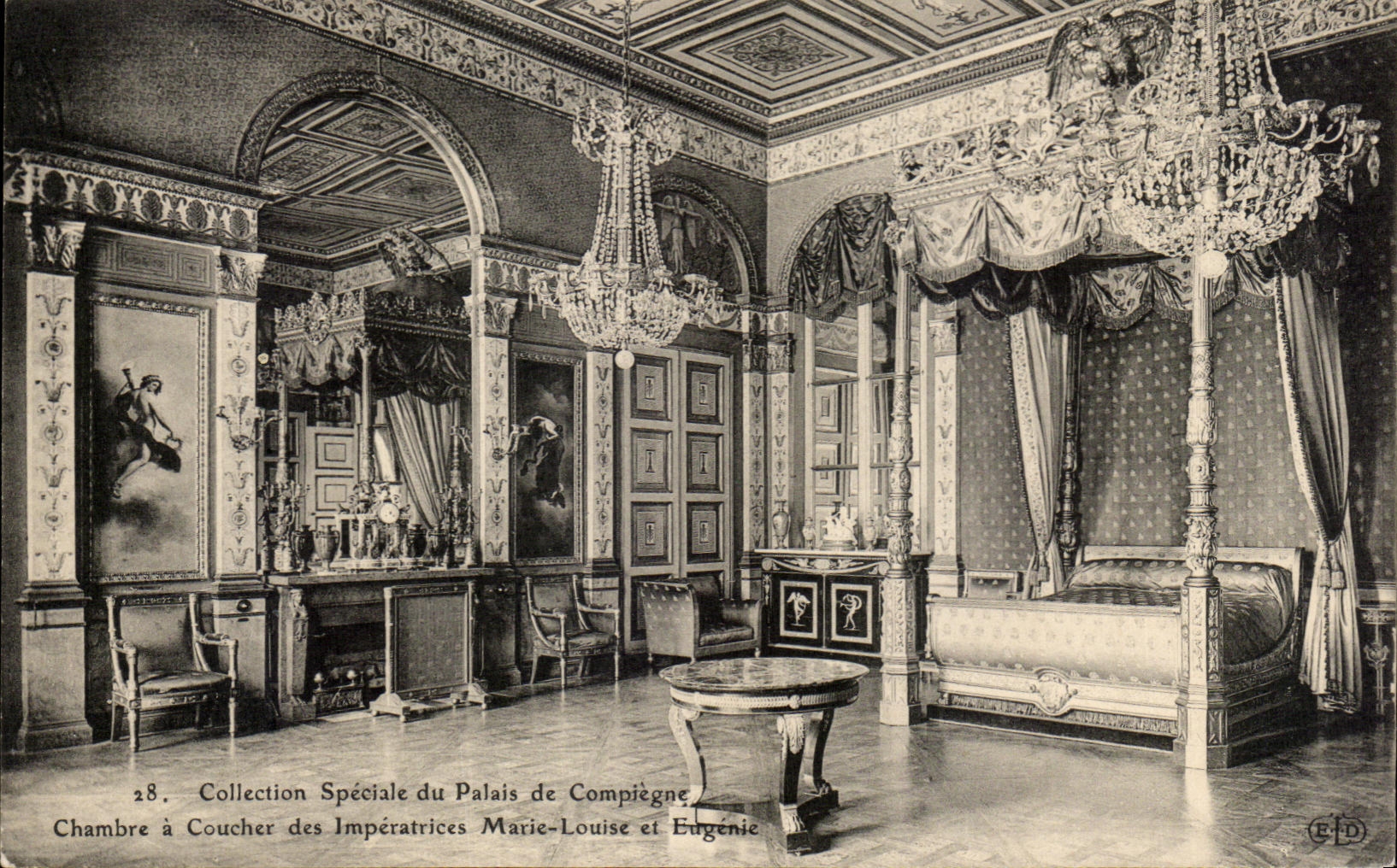 CPA Palais of Compiegne Chambre has Coucher Empresses Marie Louise and Eugenie