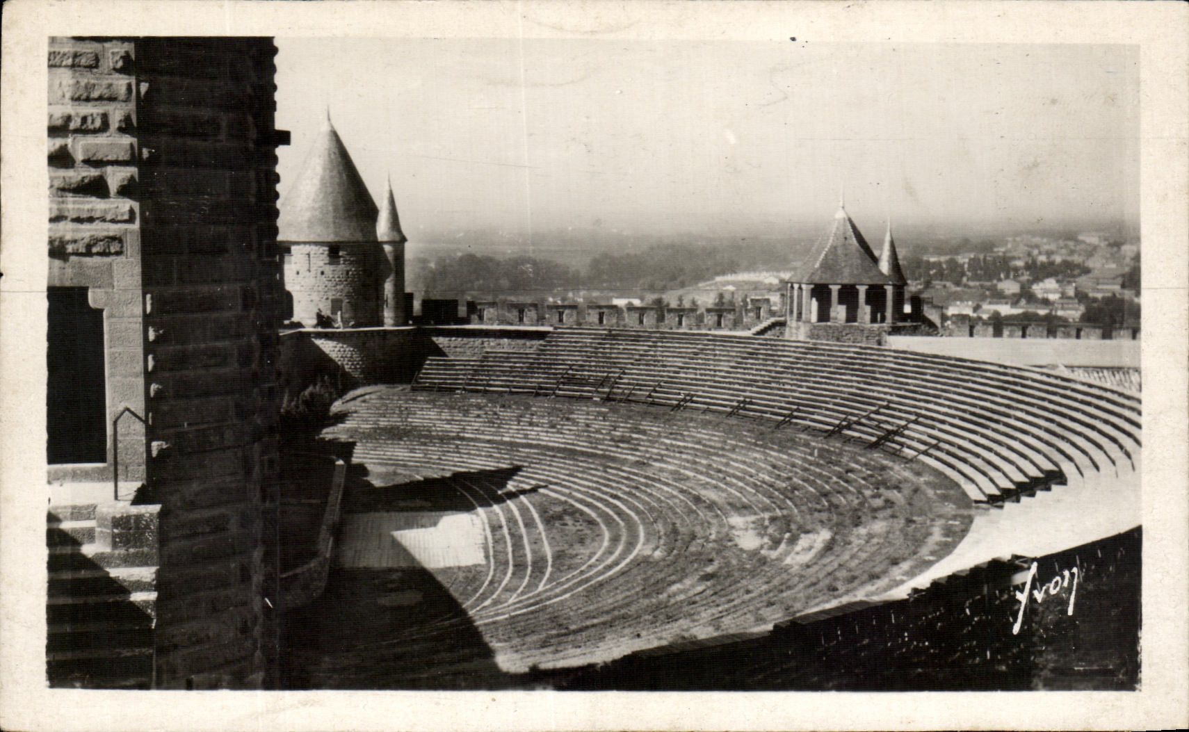 CPA Carcassonne La Cite Le Theatre