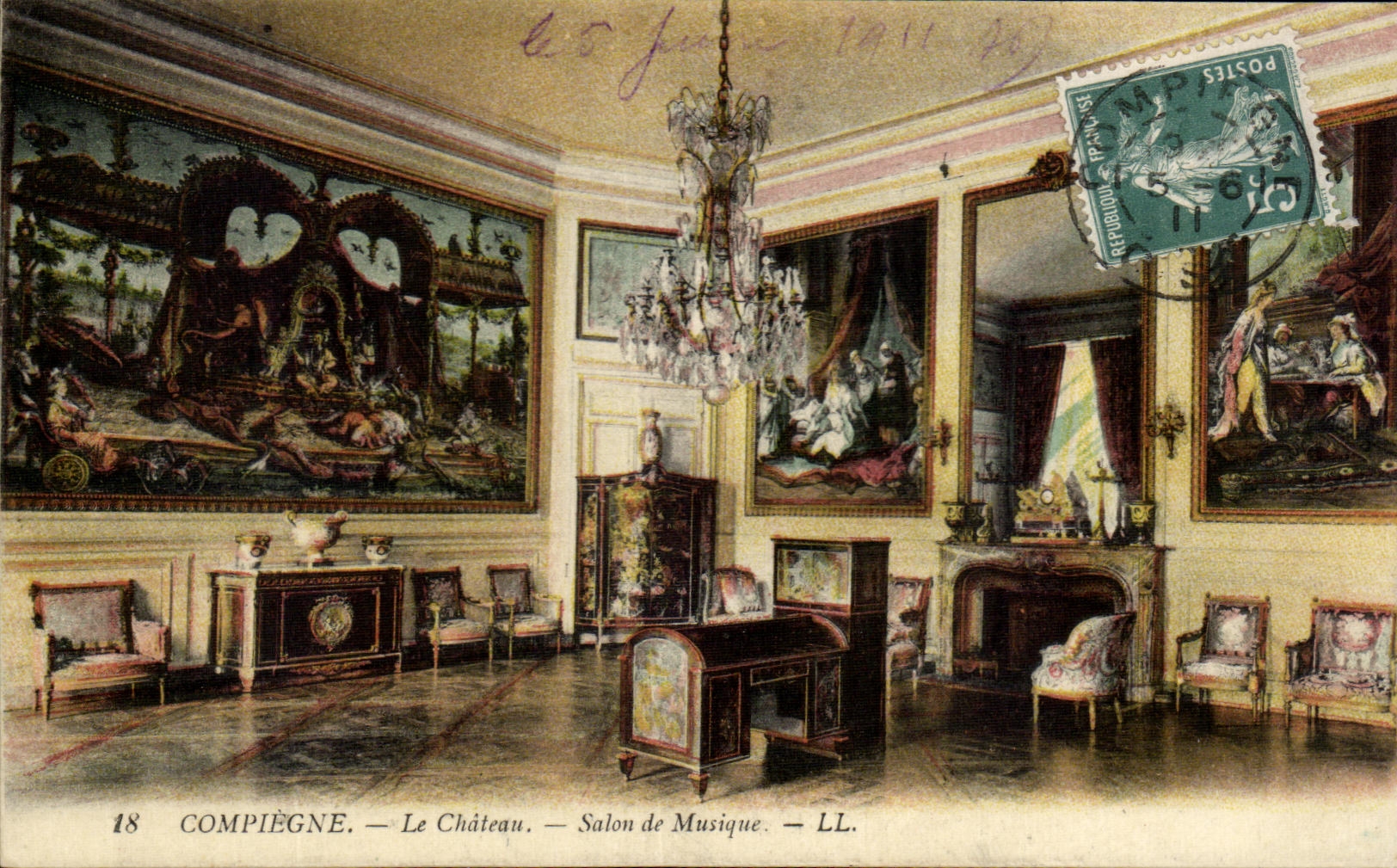 CPA Compiegne the Castle Living room of Music