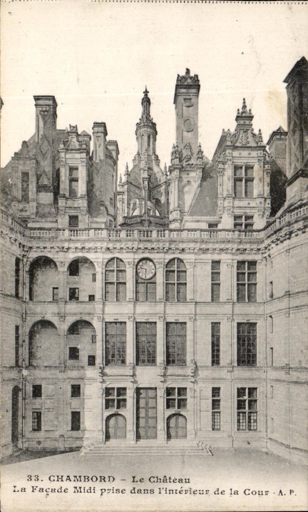 CPA Chambord el castillo el mediodia del ataque frontal admitido el interior de la corte