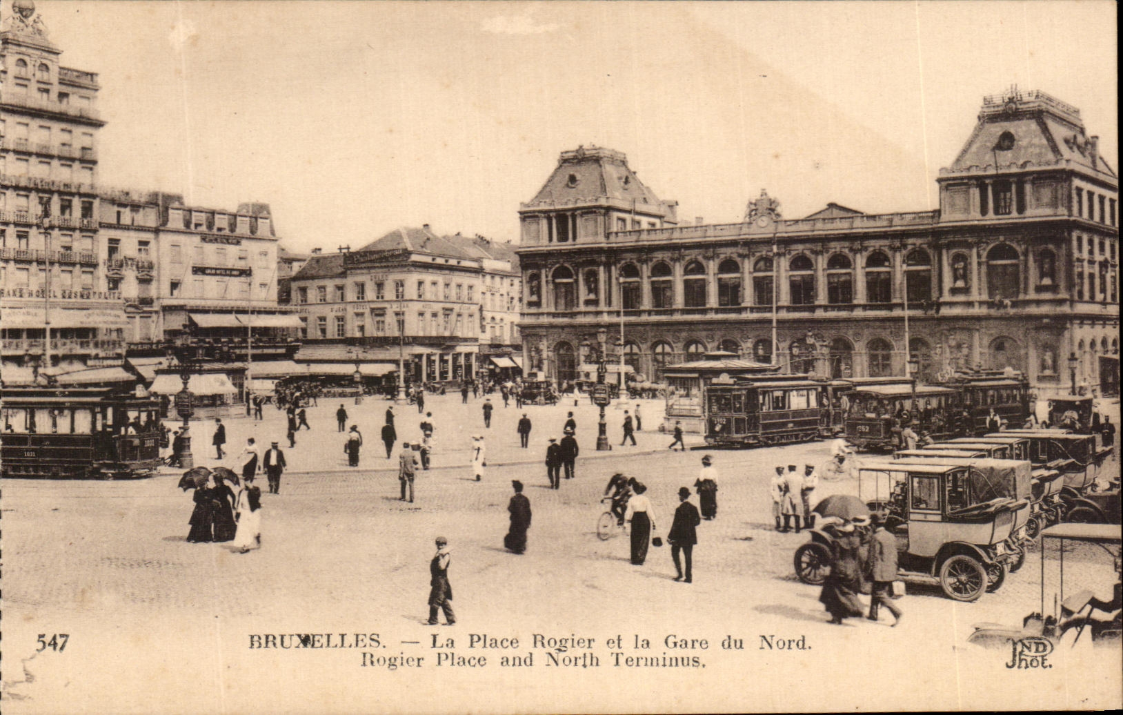 CPA Bruselas la estacion del lugar y de tren de Rogier del norte