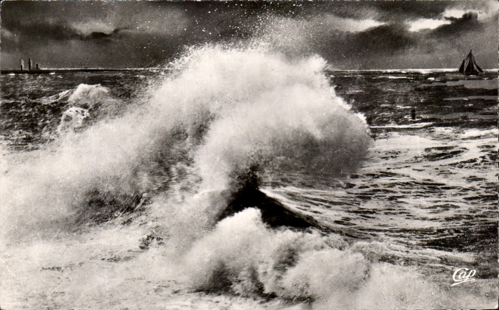 CPSM La Mer un Jour de Tempete