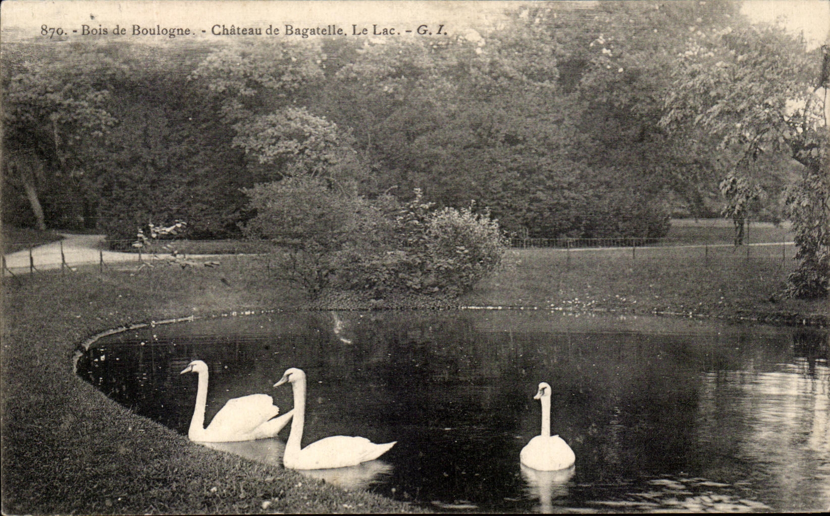 CPA Bois de Boulogne Castle of Trifle the Lake Swans