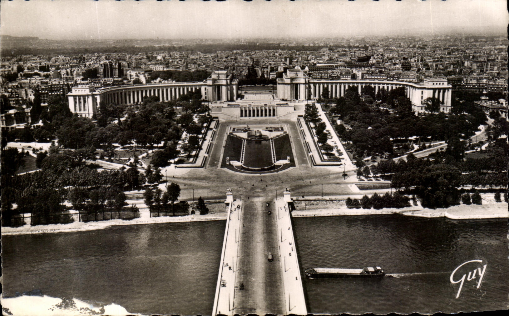 CPA Paris And Its Wonders Gardens of Trocadero and the Palate of Chaillot