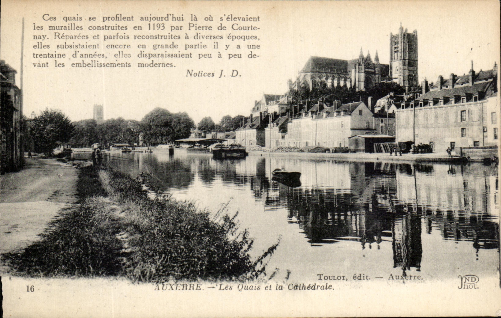 CPA Auxerre Les Quais et la Cathedrale Pecheurs 