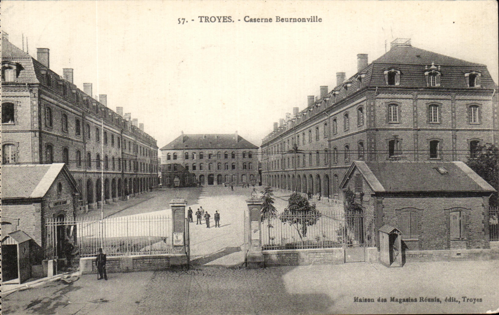 CPA Troyes Caserne Beurnonville Militaria 