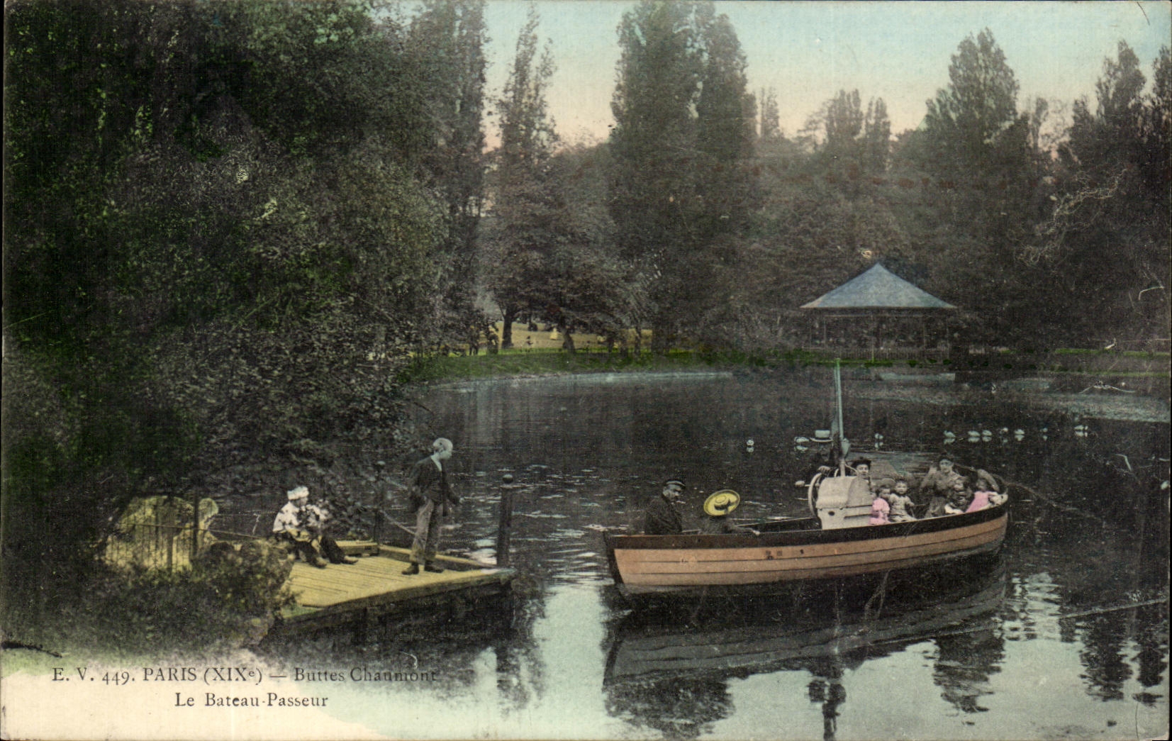 CPA Paris Chamont Hillocks the Boat Frontier runner