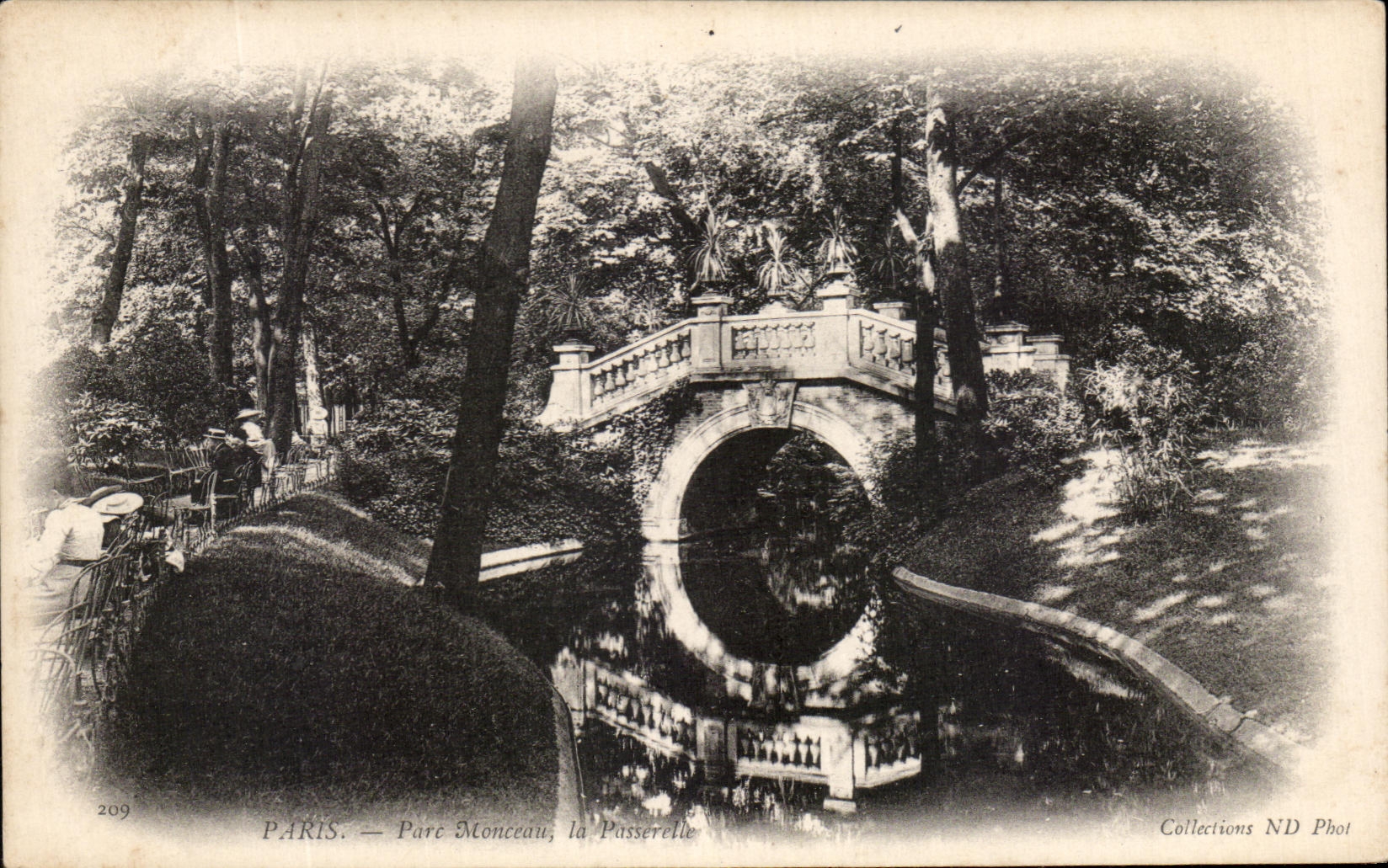 CPA Paris Park Heap the Footbridge