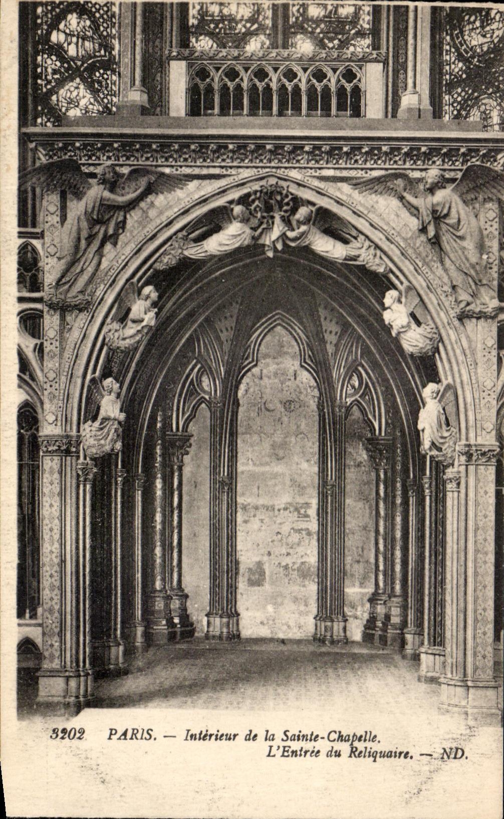 CPA Interior Paris of Sainte the Vault Entrance of Reliquaire