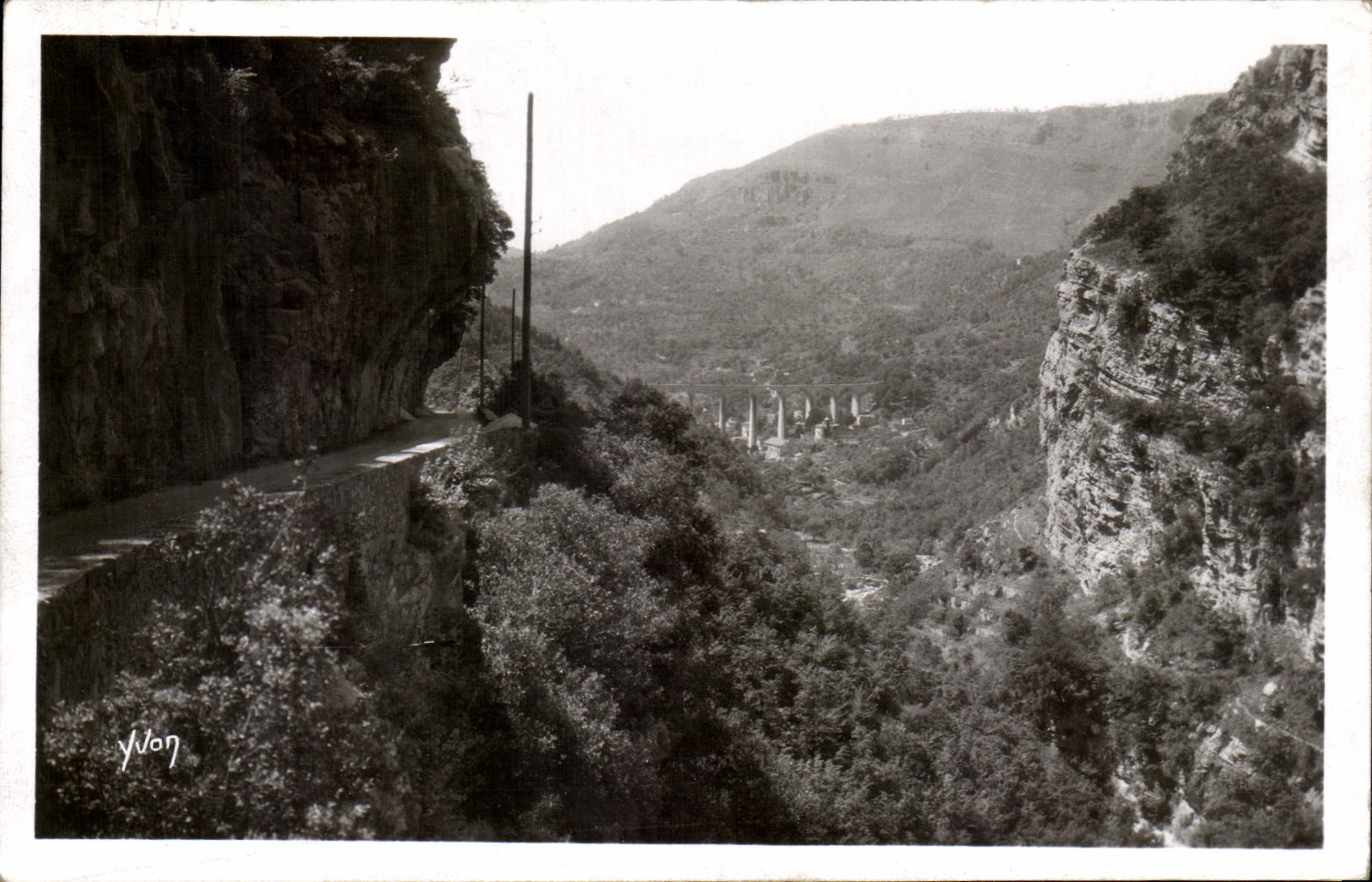 CPA dimensiona azul el puente del lobo