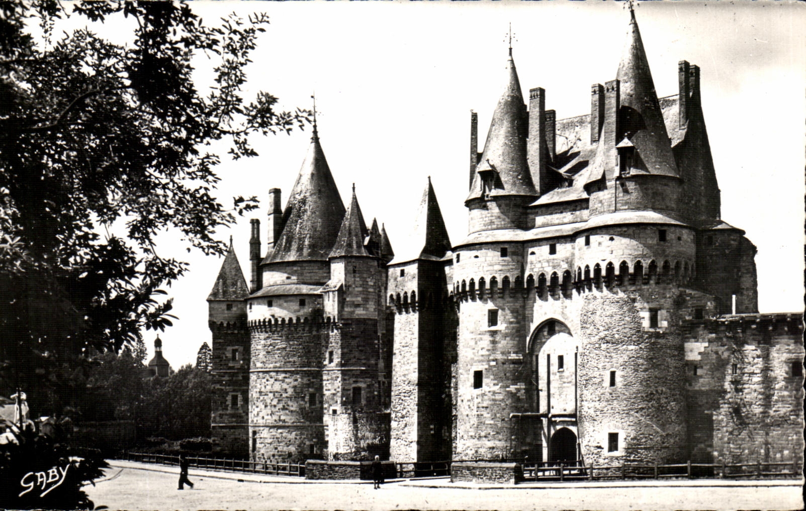 CPSM Vitre Le Chateau Forteresse Moyenageuse