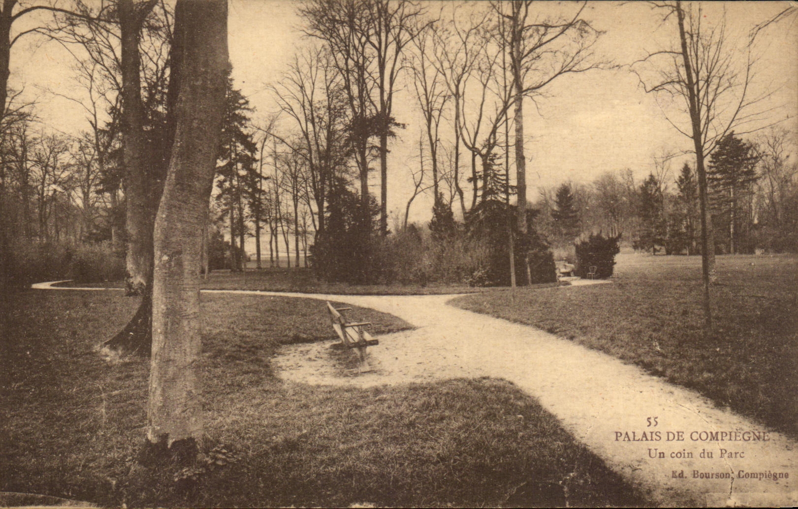 CPA Palate Of Compiegne a corner of the Park