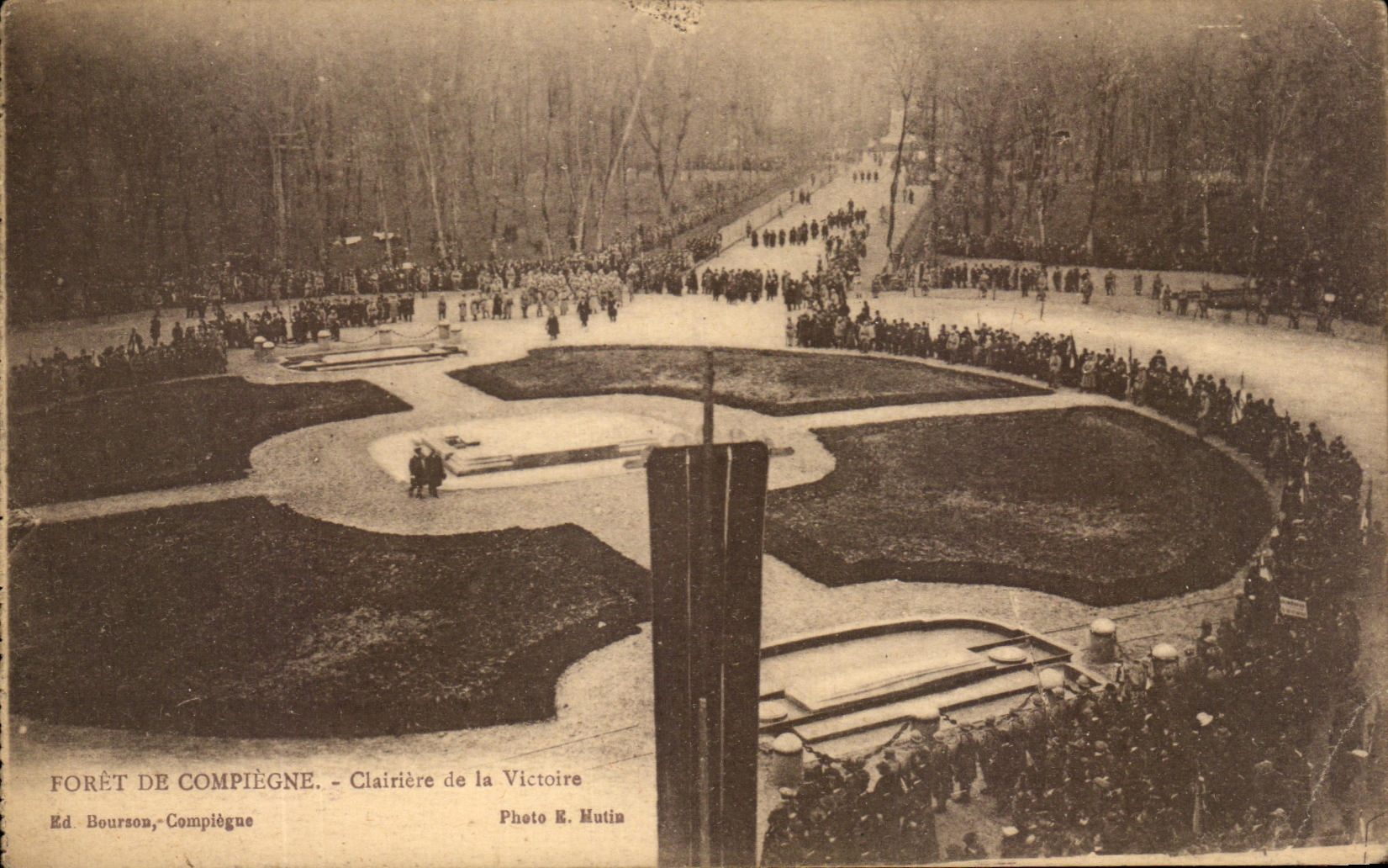 CPA Drill Of Compiegne Clearing of the Victoire Militaria