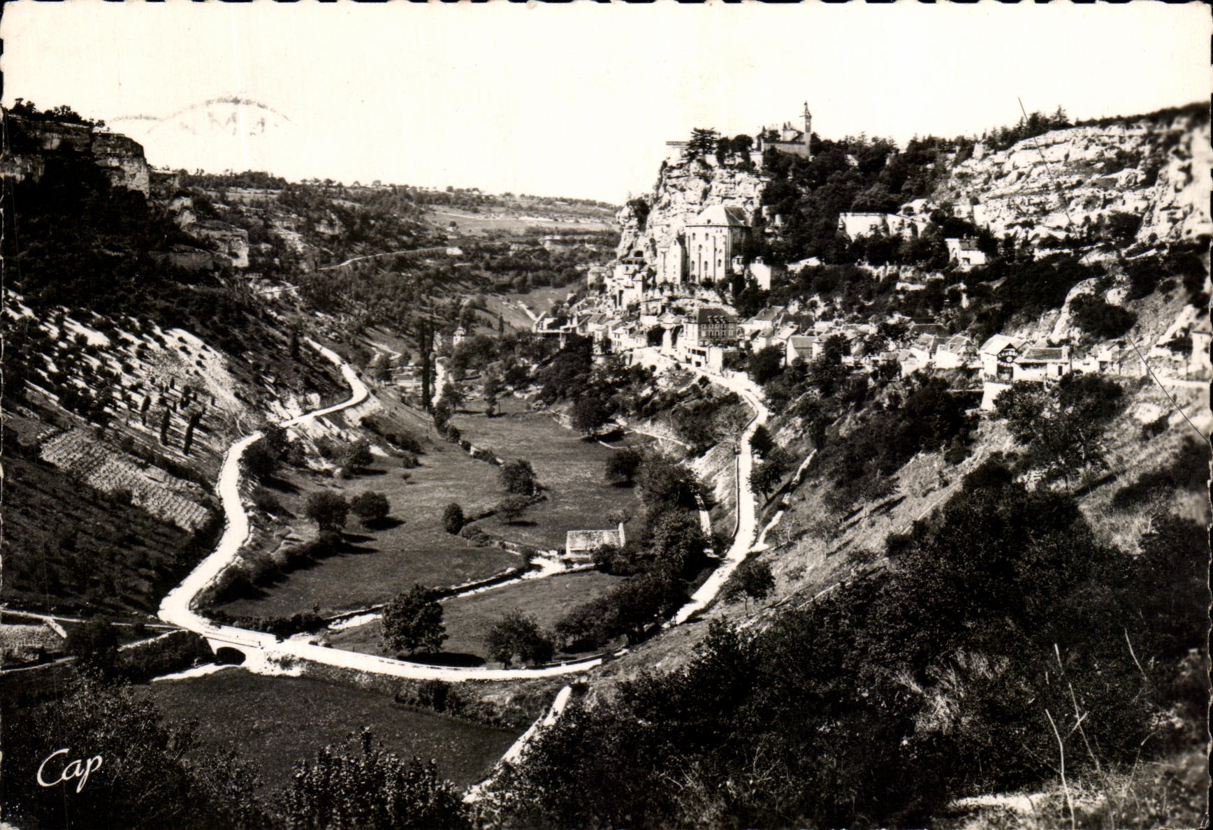 CPSM Rocamadour Vue Generale Et Les De La Route De Cahors