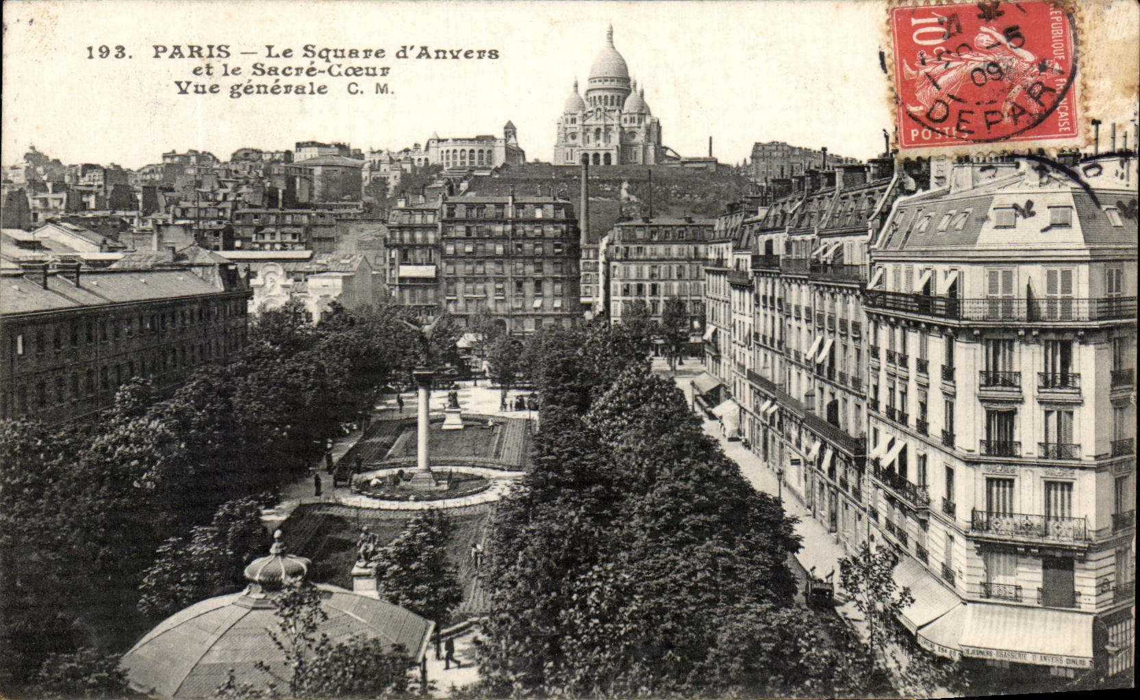 CPA Paris the Public garden of Antwerp And the Sacring Heart View