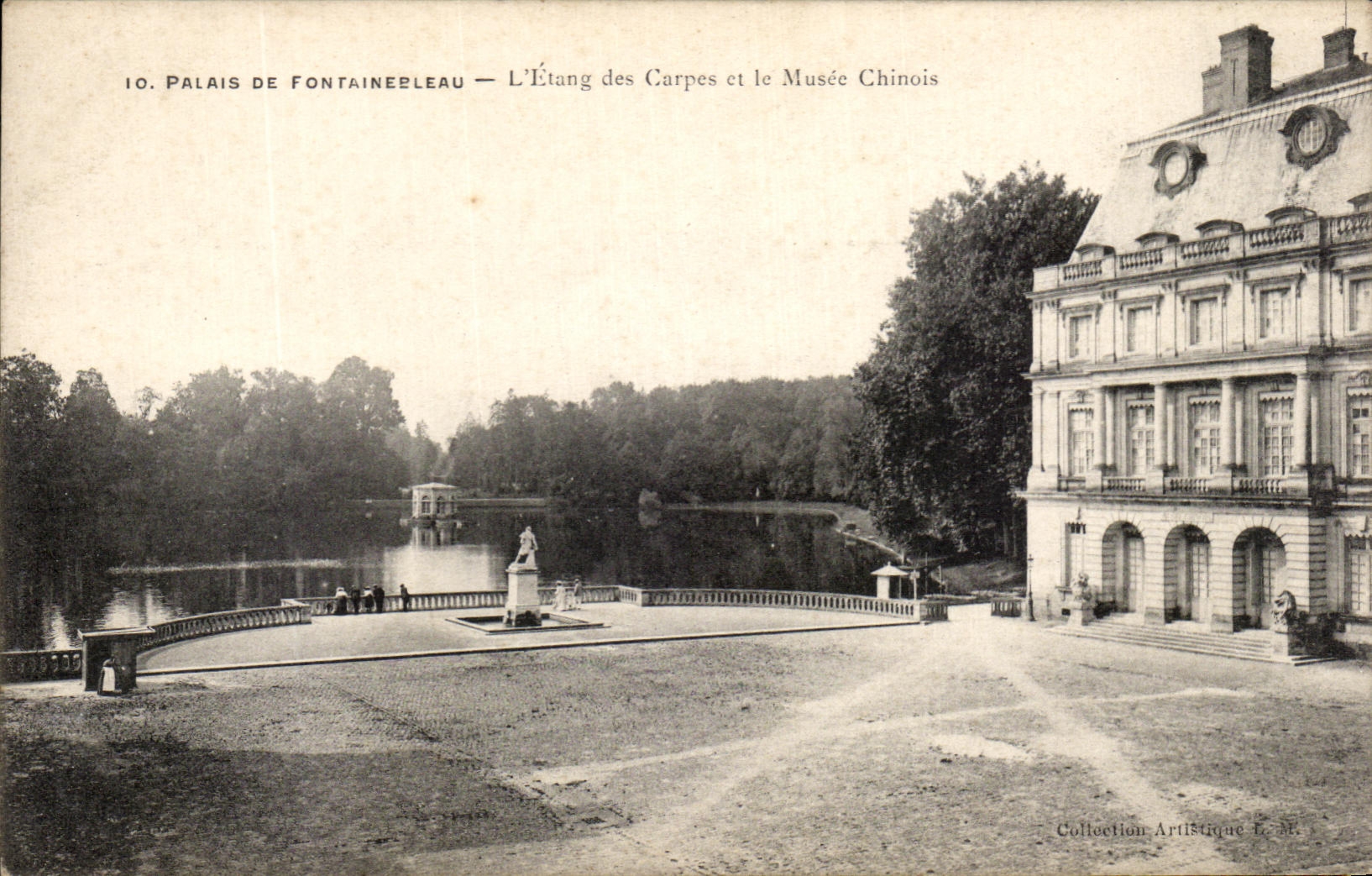 CPA Palate De Fontainebleau the Pond of Carps and the Museum Chinese